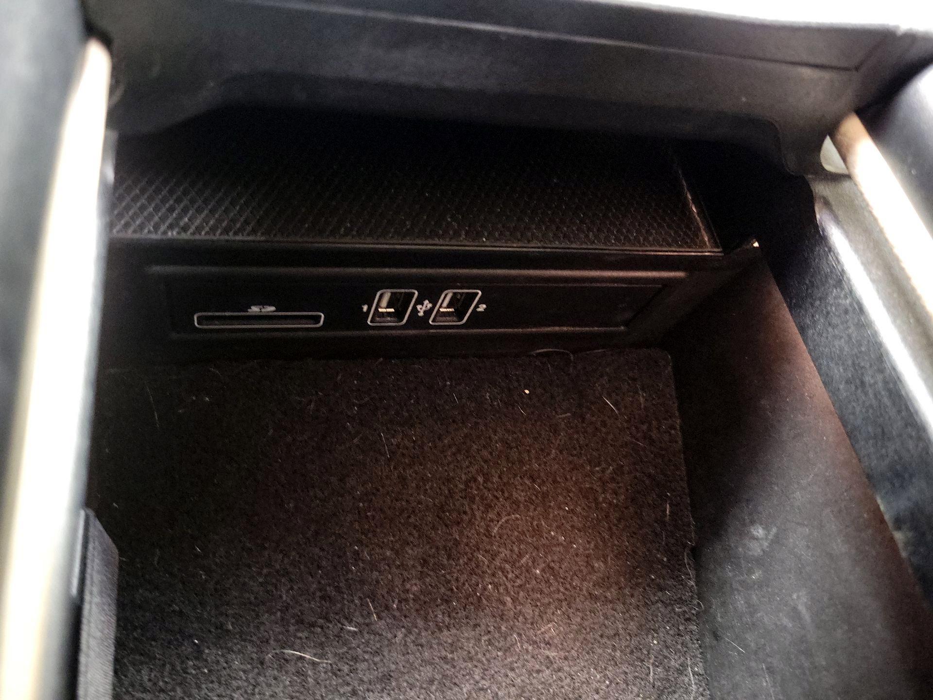 Thumbnail: 2016 Mercedes-Benz C-Class - 18