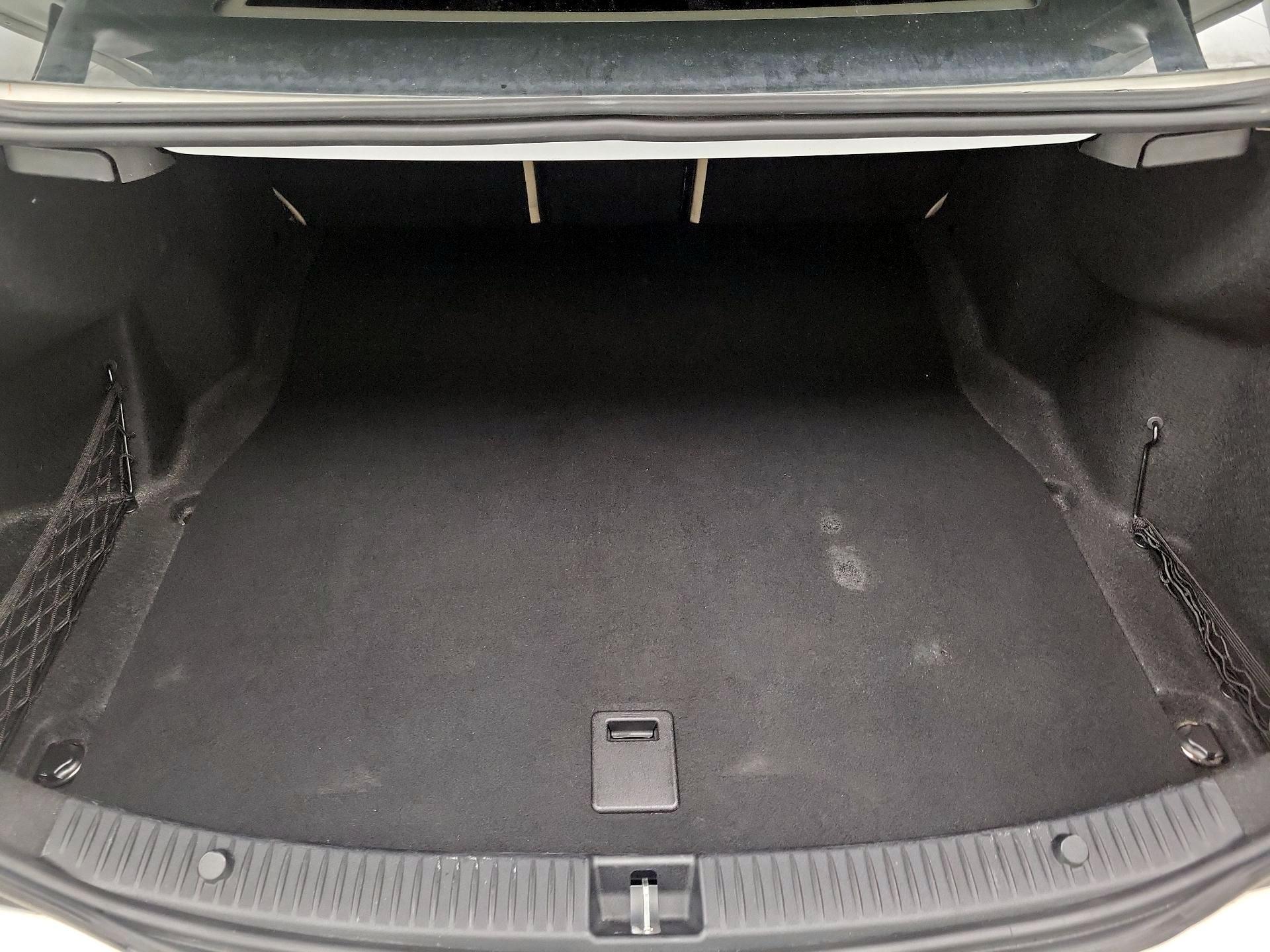 Thumbnail: 2016 Mercedes-Benz C-Class - 20