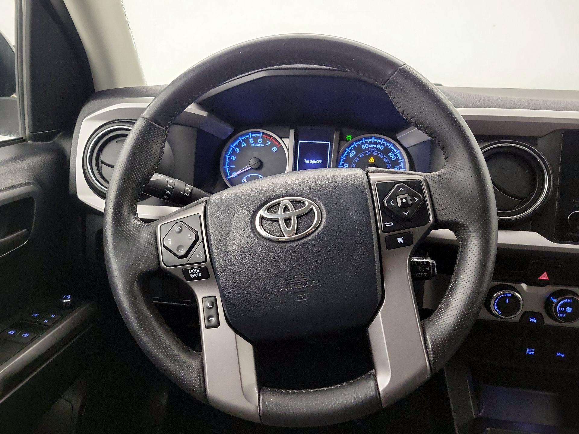 Thumbnail: 2017 Toyota Tacoma - 10