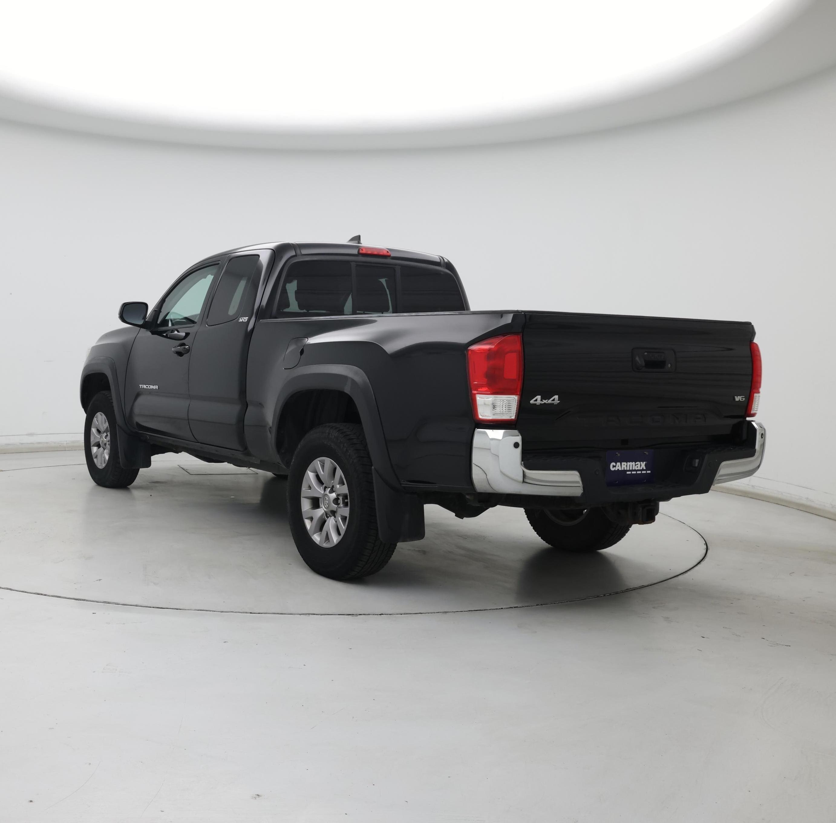 Thumbnail: 2017 Toyota Tacoma - 2