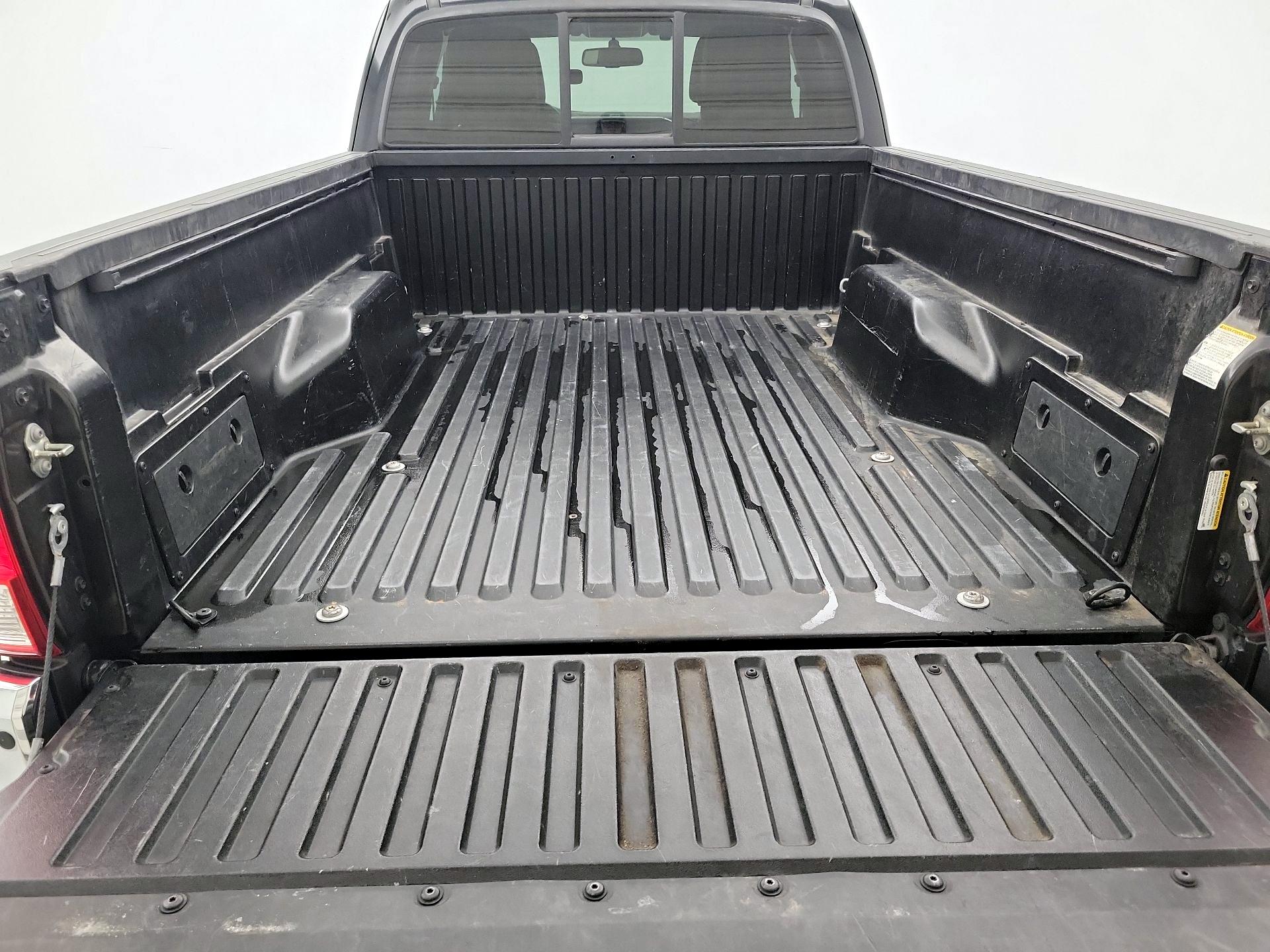 Thumbnail: 2017 Toyota Tacoma - 20