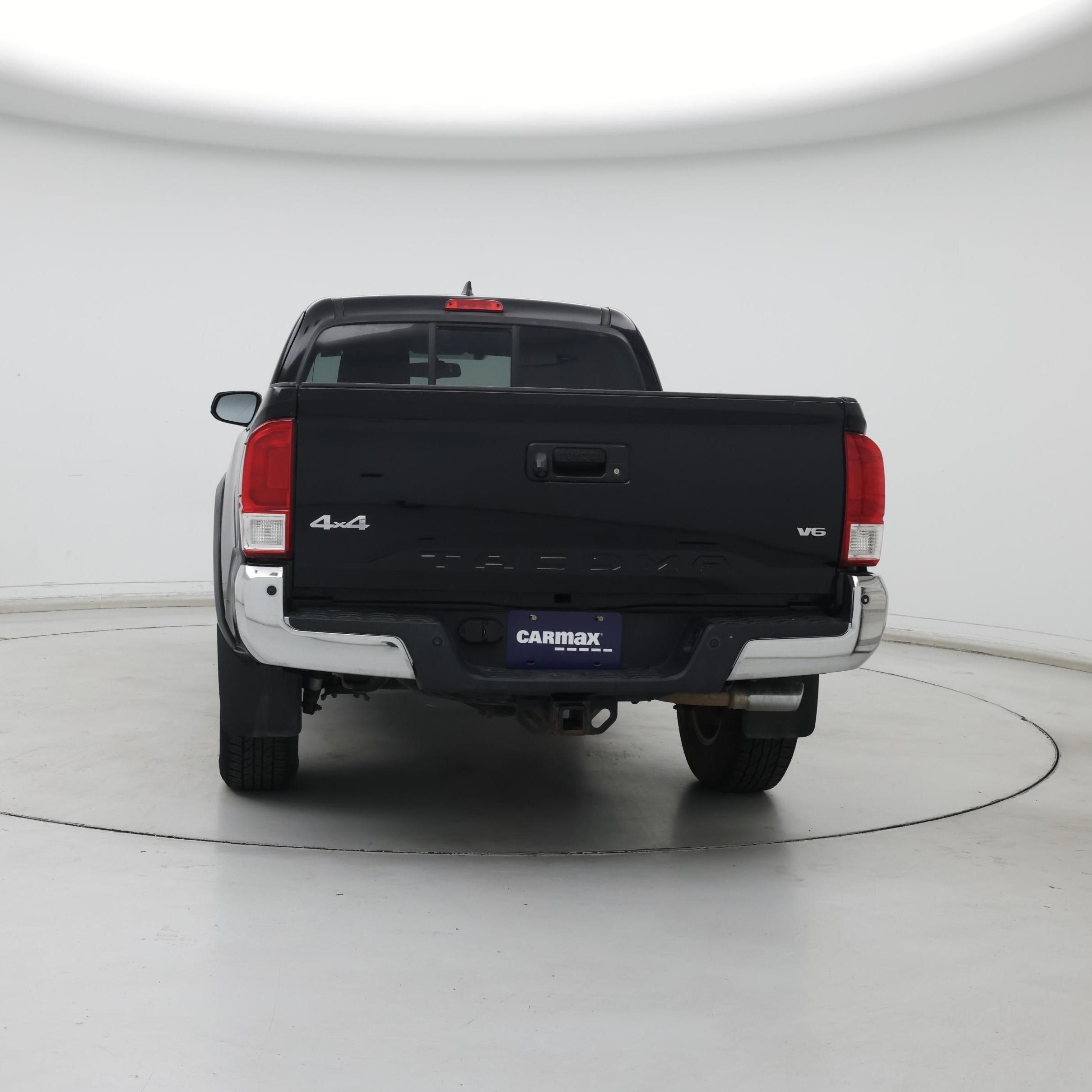 Thumbnail: 2017 Toyota Tacoma - 6