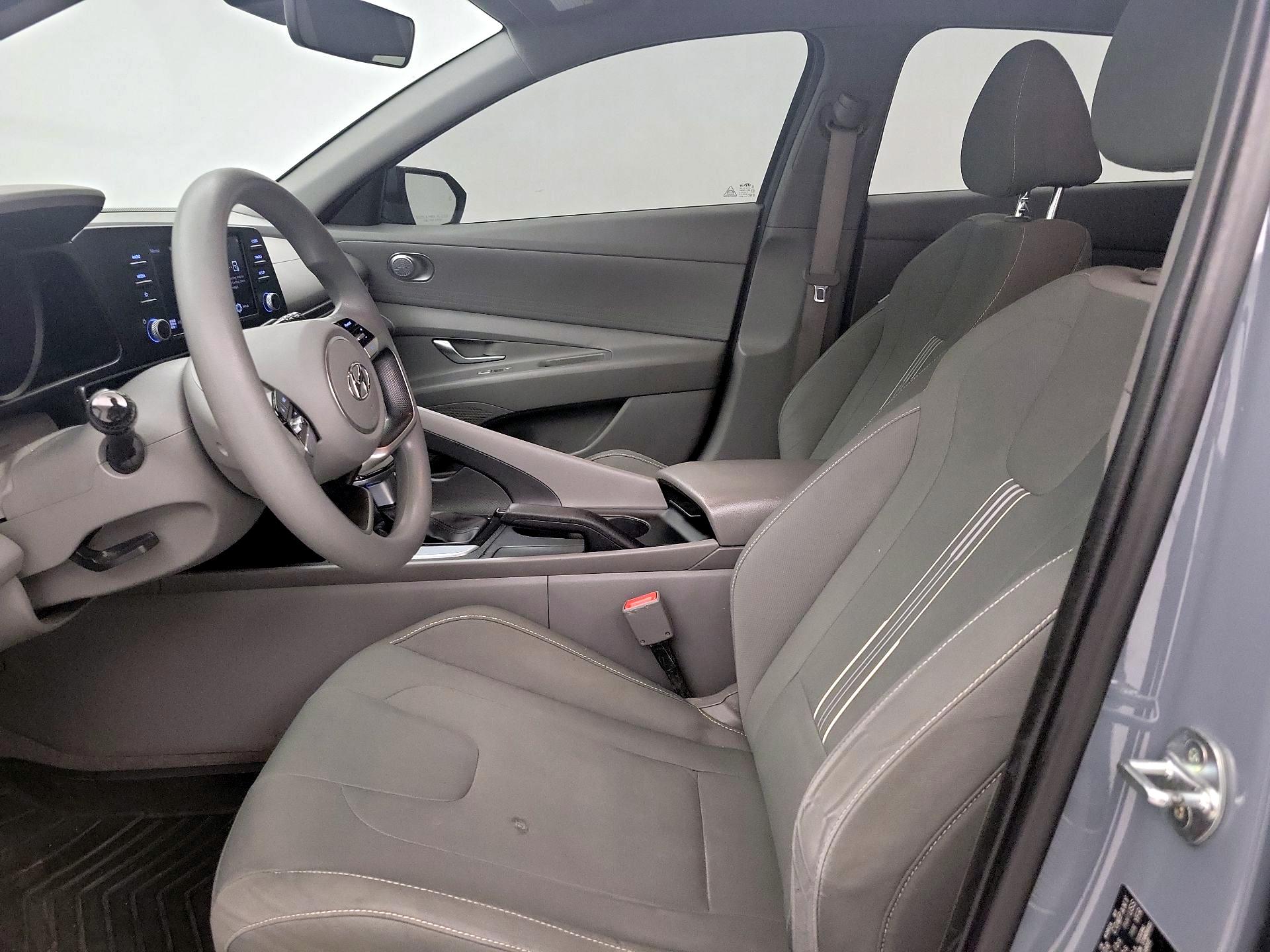 Thumbnail: 2022 Hyundai Elantra - 11