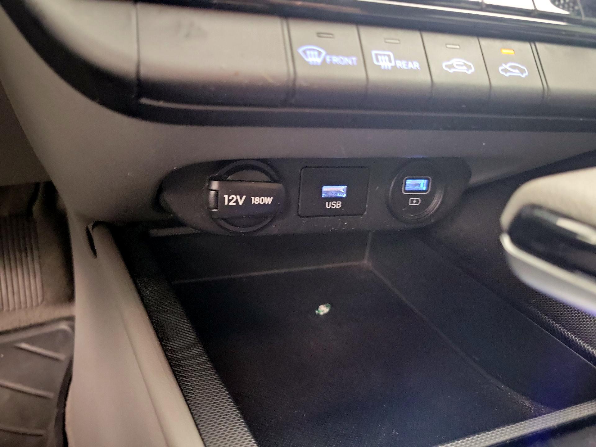 Thumbnail: 2022 Hyundai Elantra - 18