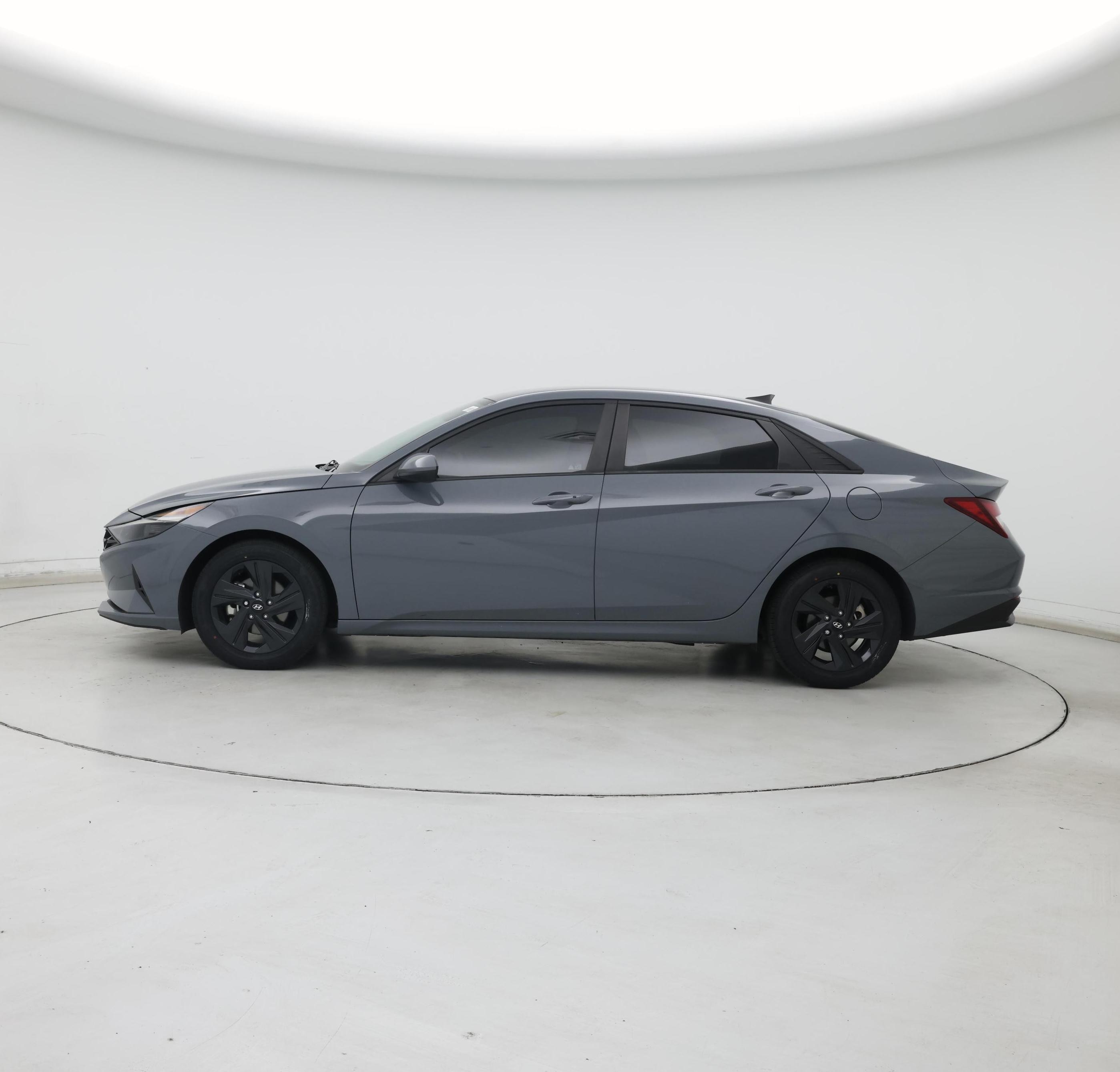 Thumbnail: 2022 Hyundai Elantra - 3