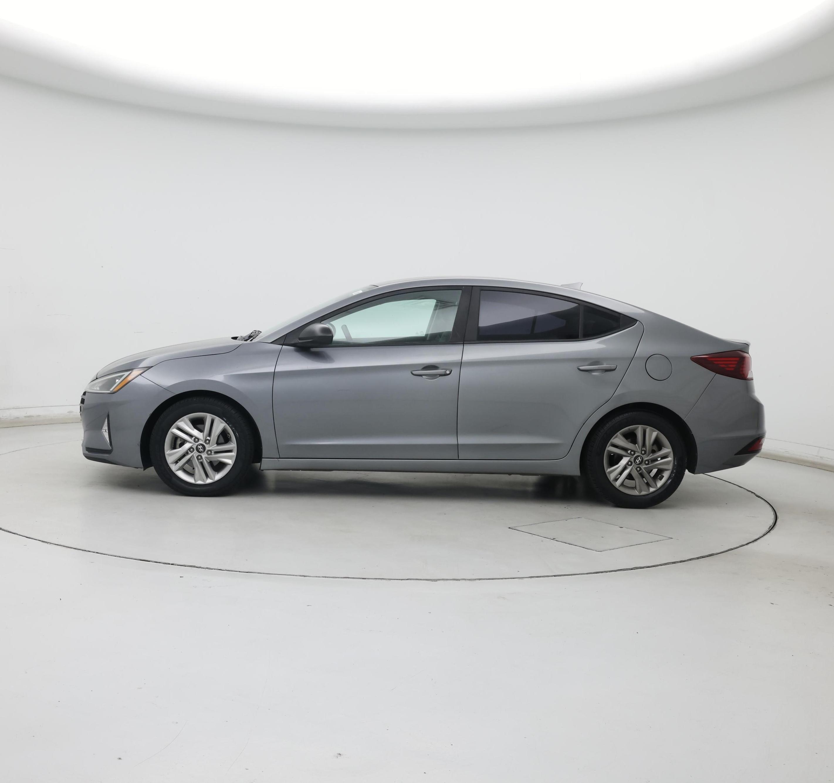 Thumbnail: 2019 Hyundai Elantra - 3