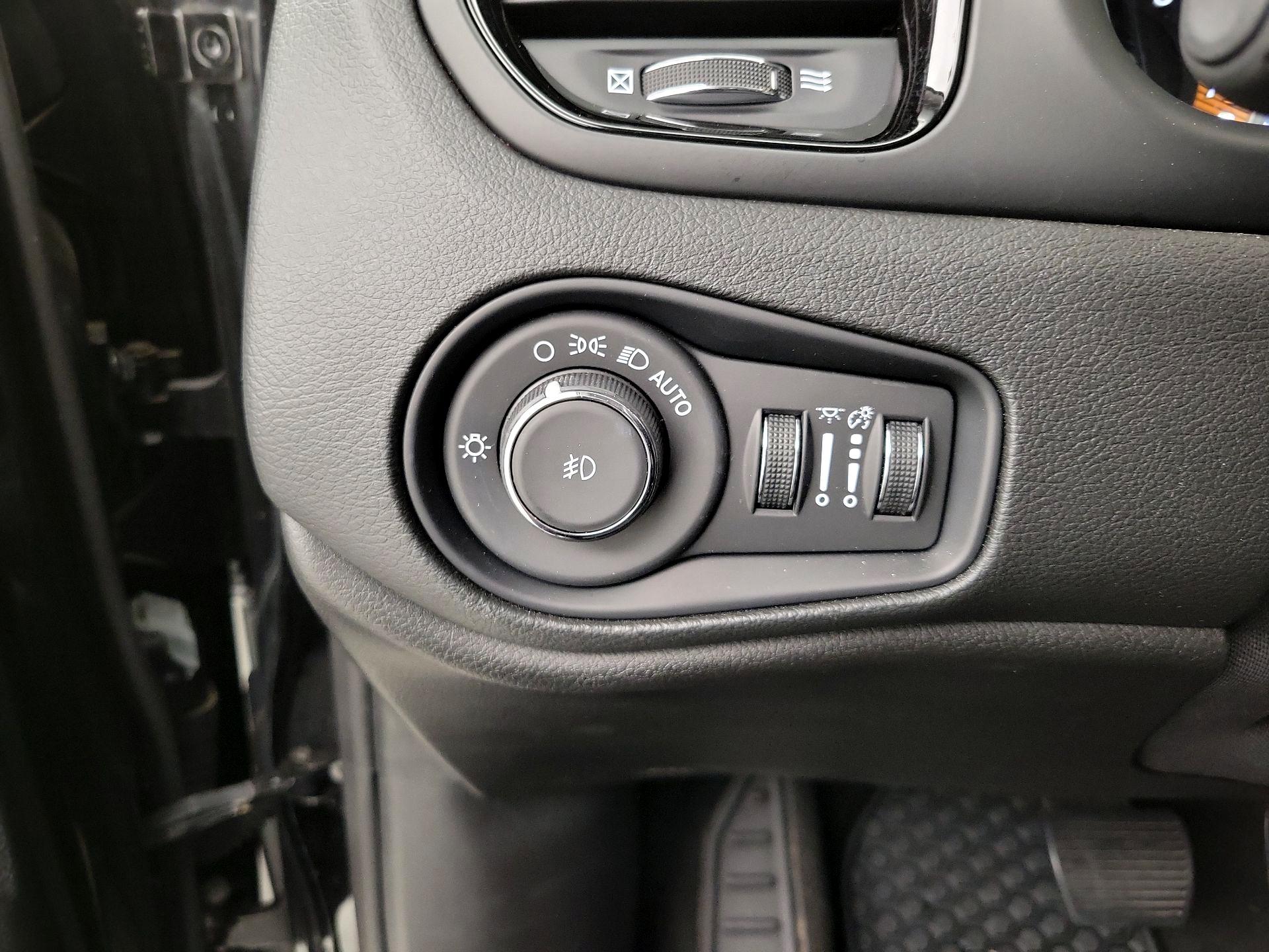 Thumbnail: 2023 Jeep Renegade - 13