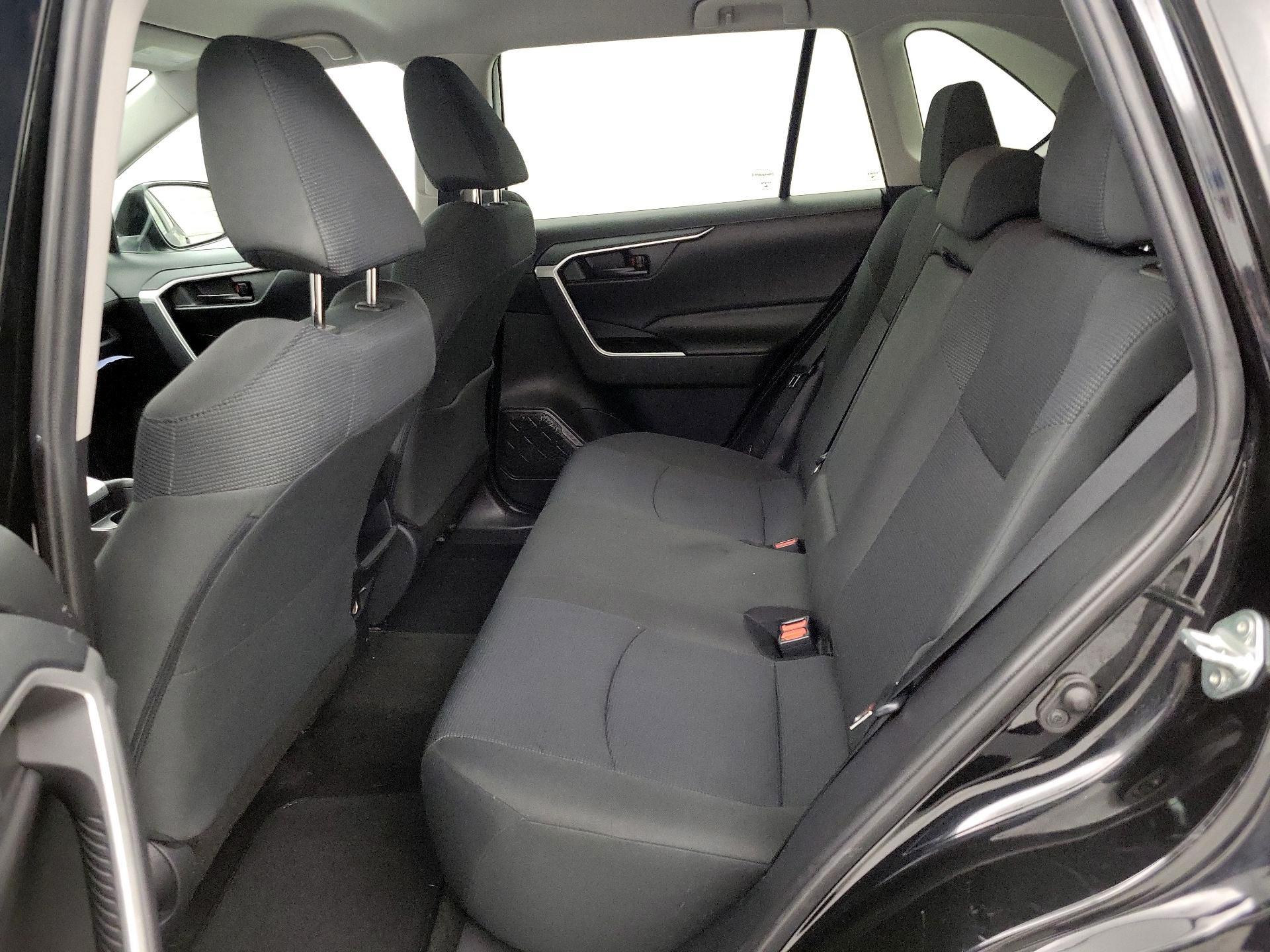Thumbnail: 2020 Toyota RAV4 - 19