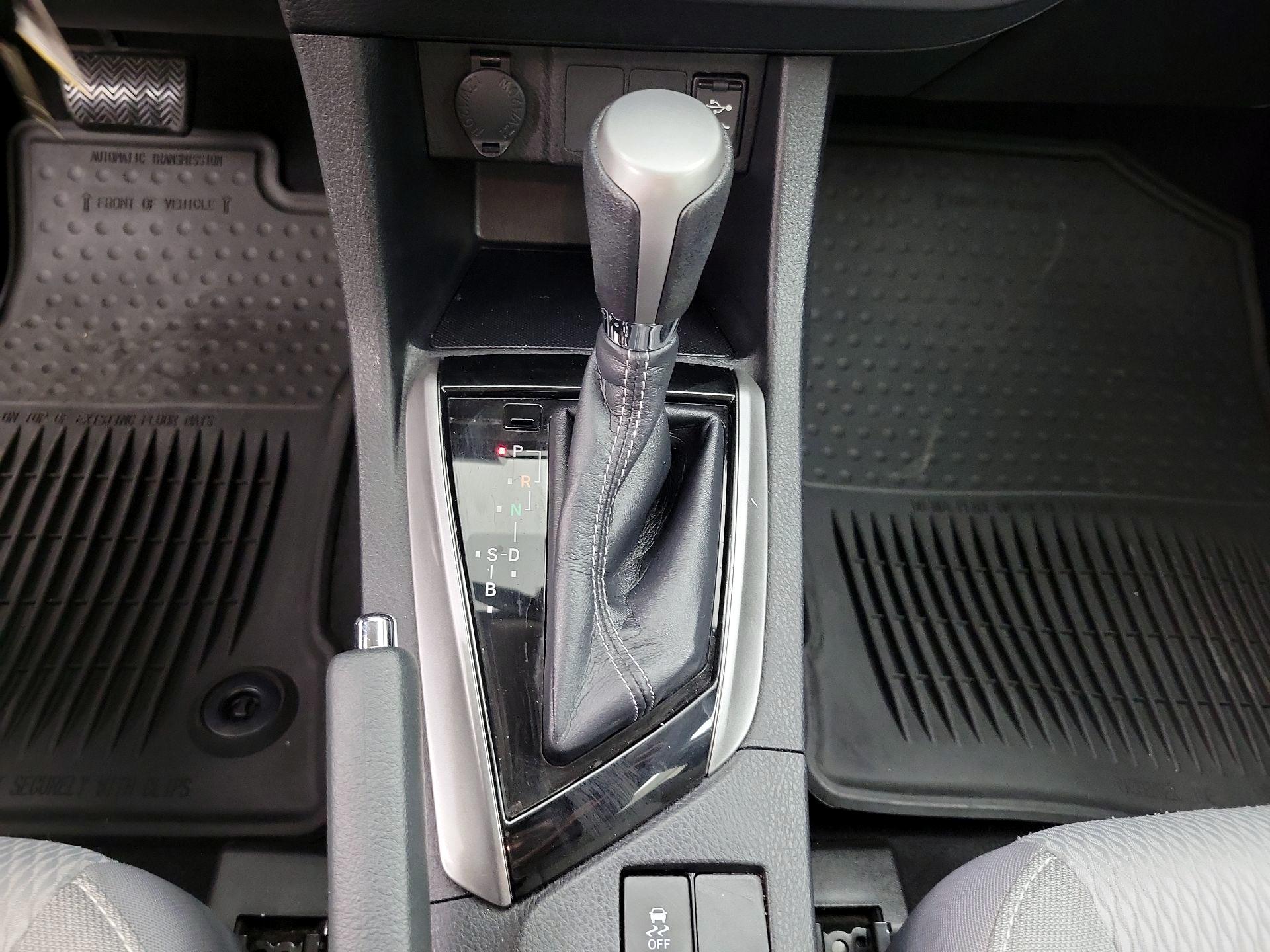 Thumbnail: 2015 Toyota Corolla - 17