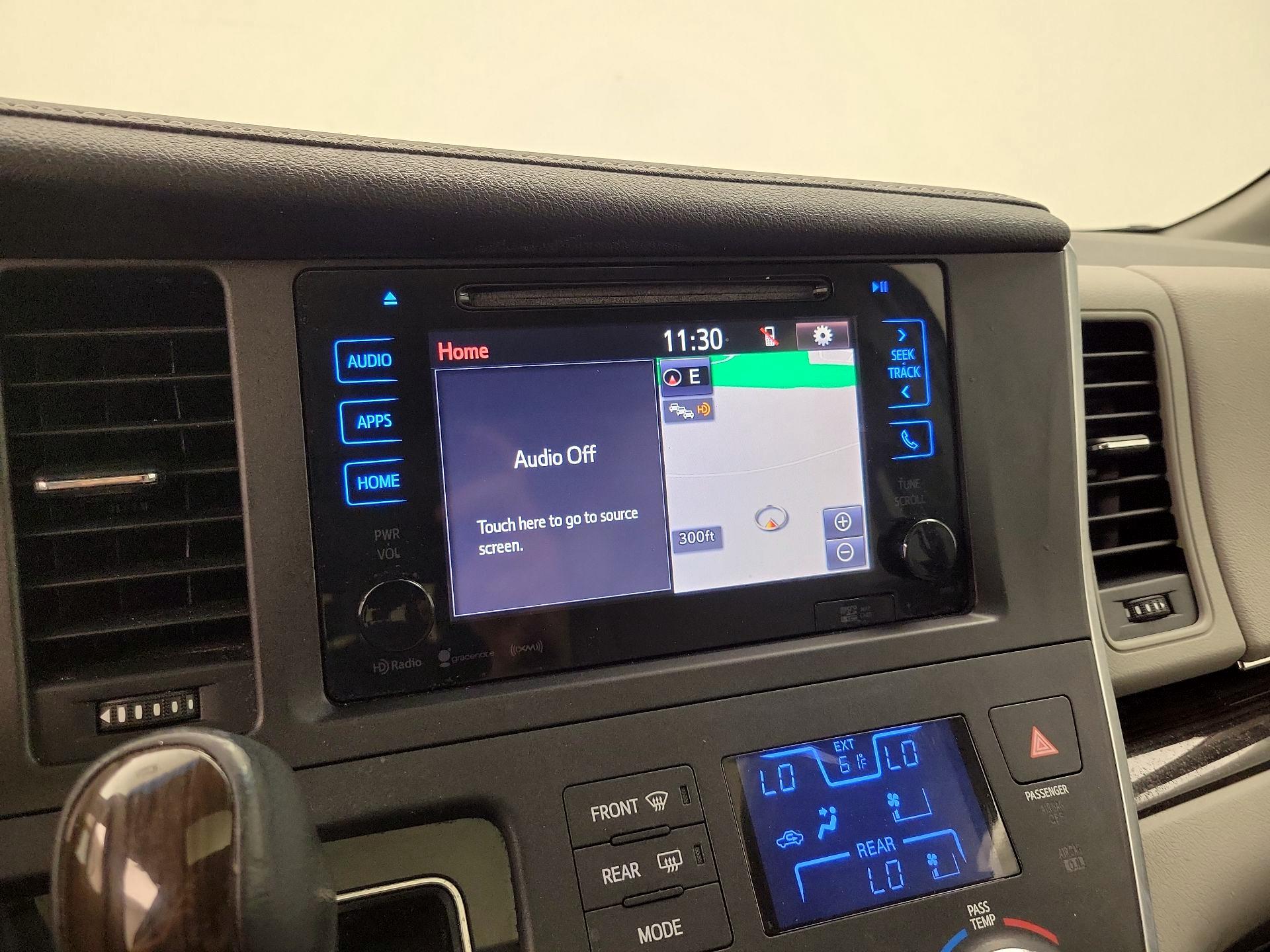 Thumbnail: 2017 Toyota Sienna - 15
