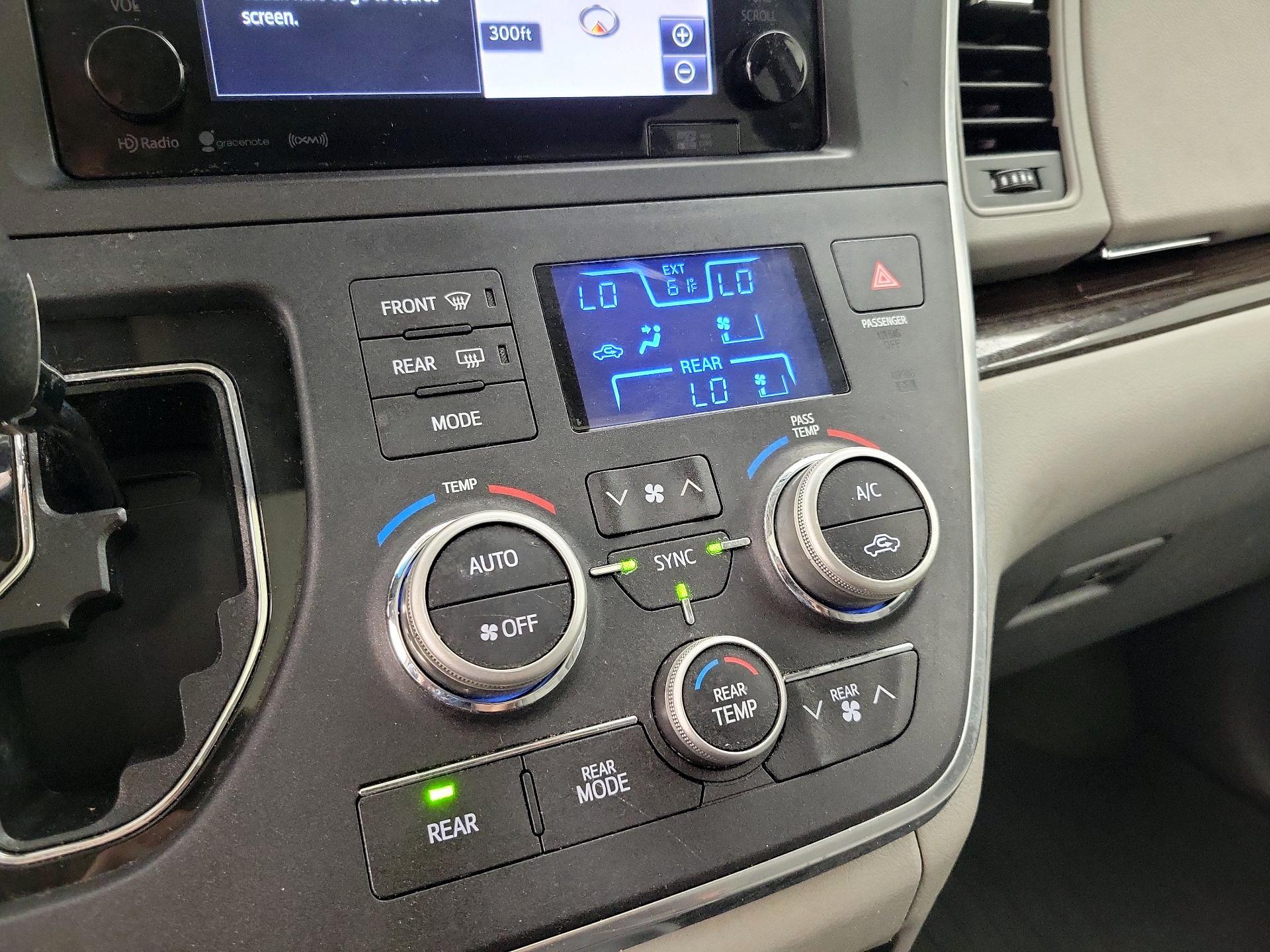 Thumbnail: 2017 Toyota Sienna - 16