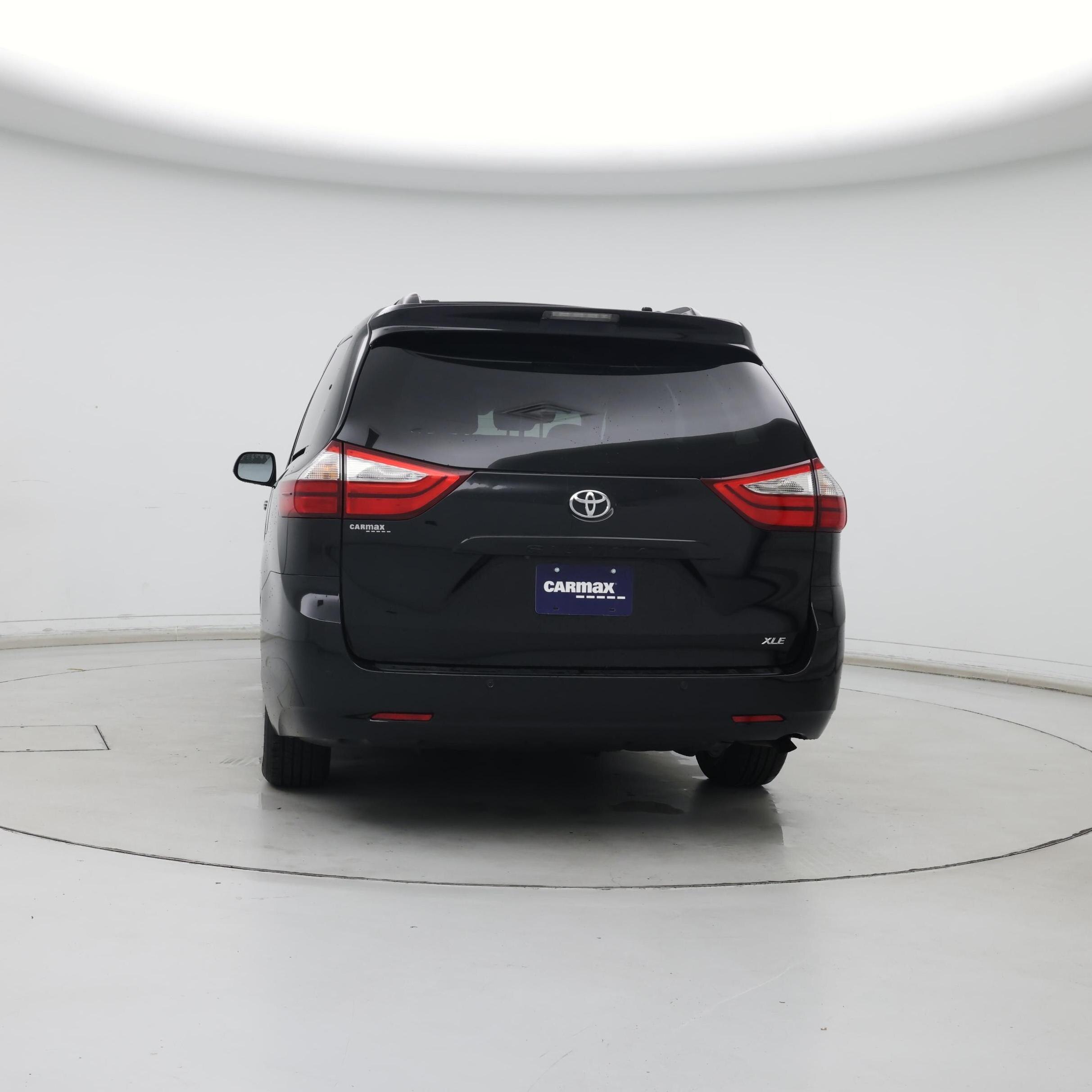 Thumbnail: 2017 Toyota Sienna - 6