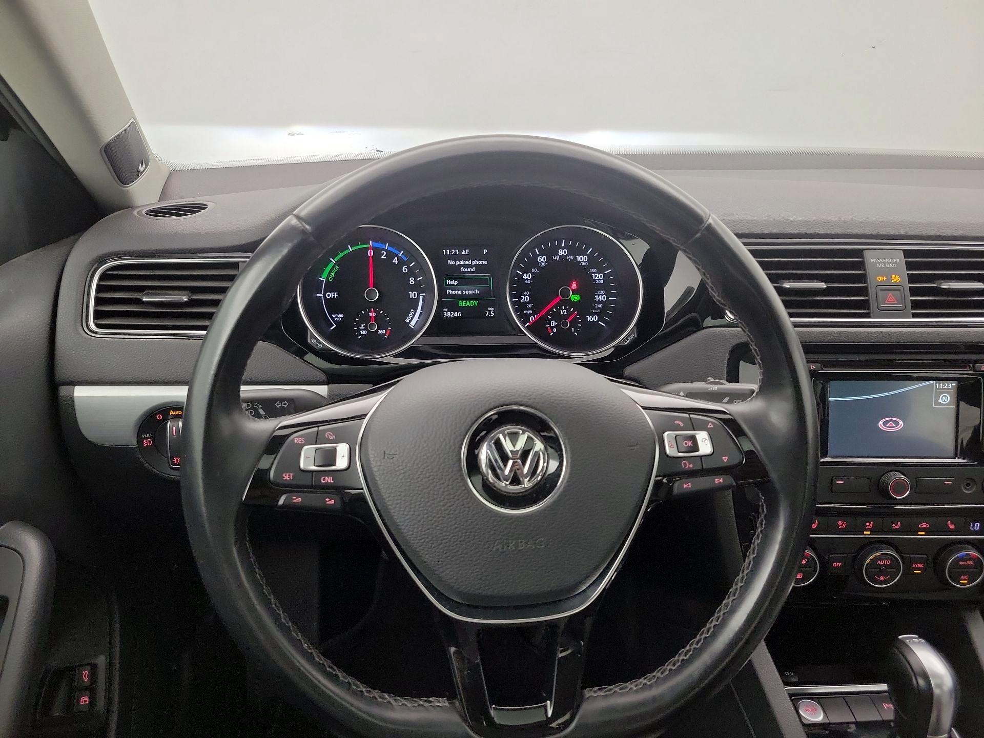 Thumbnail: 2015 Volkswagen Jetta - 10