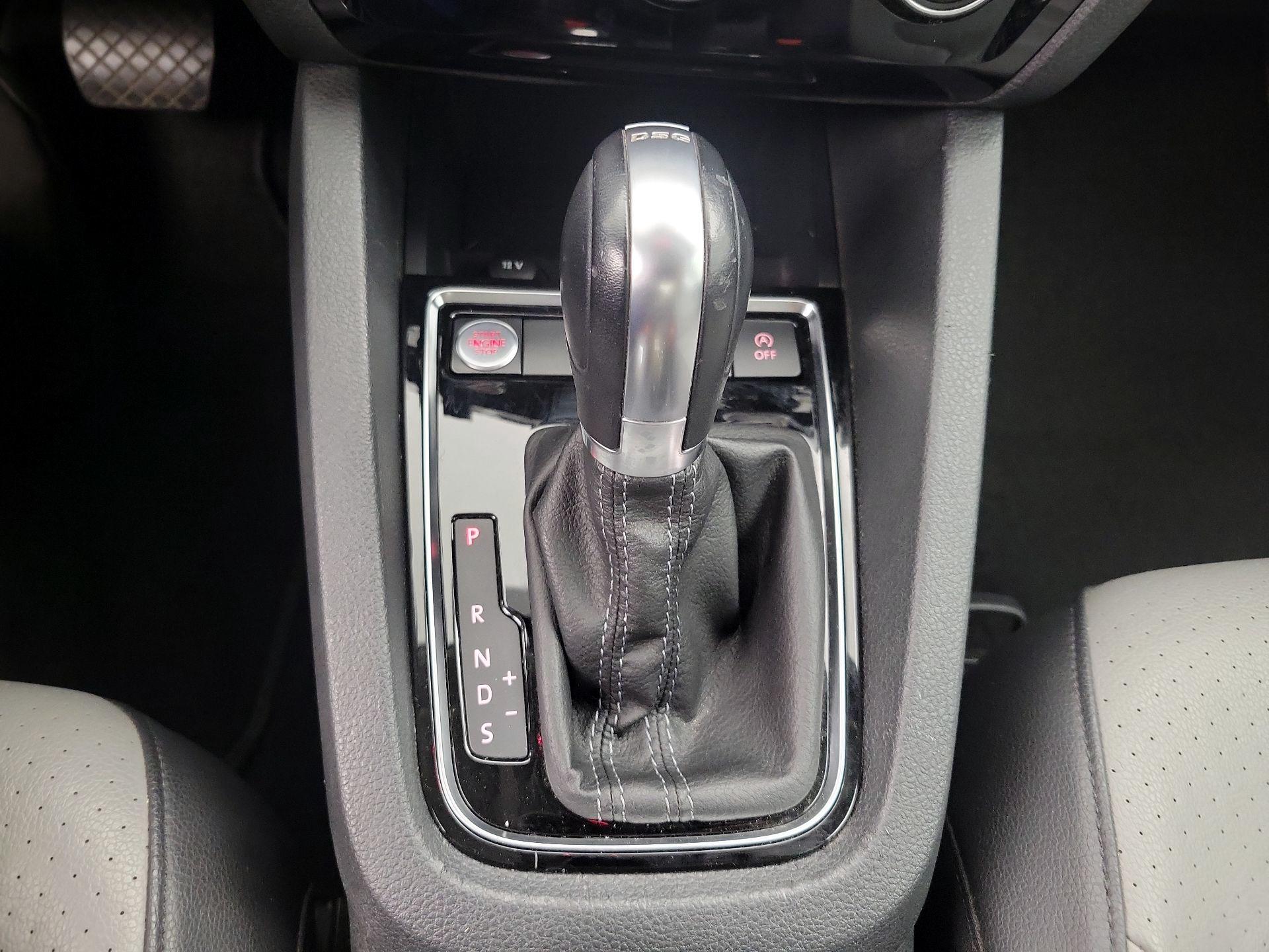Thumbnail: 2015 Volkswagen Jetta - 18