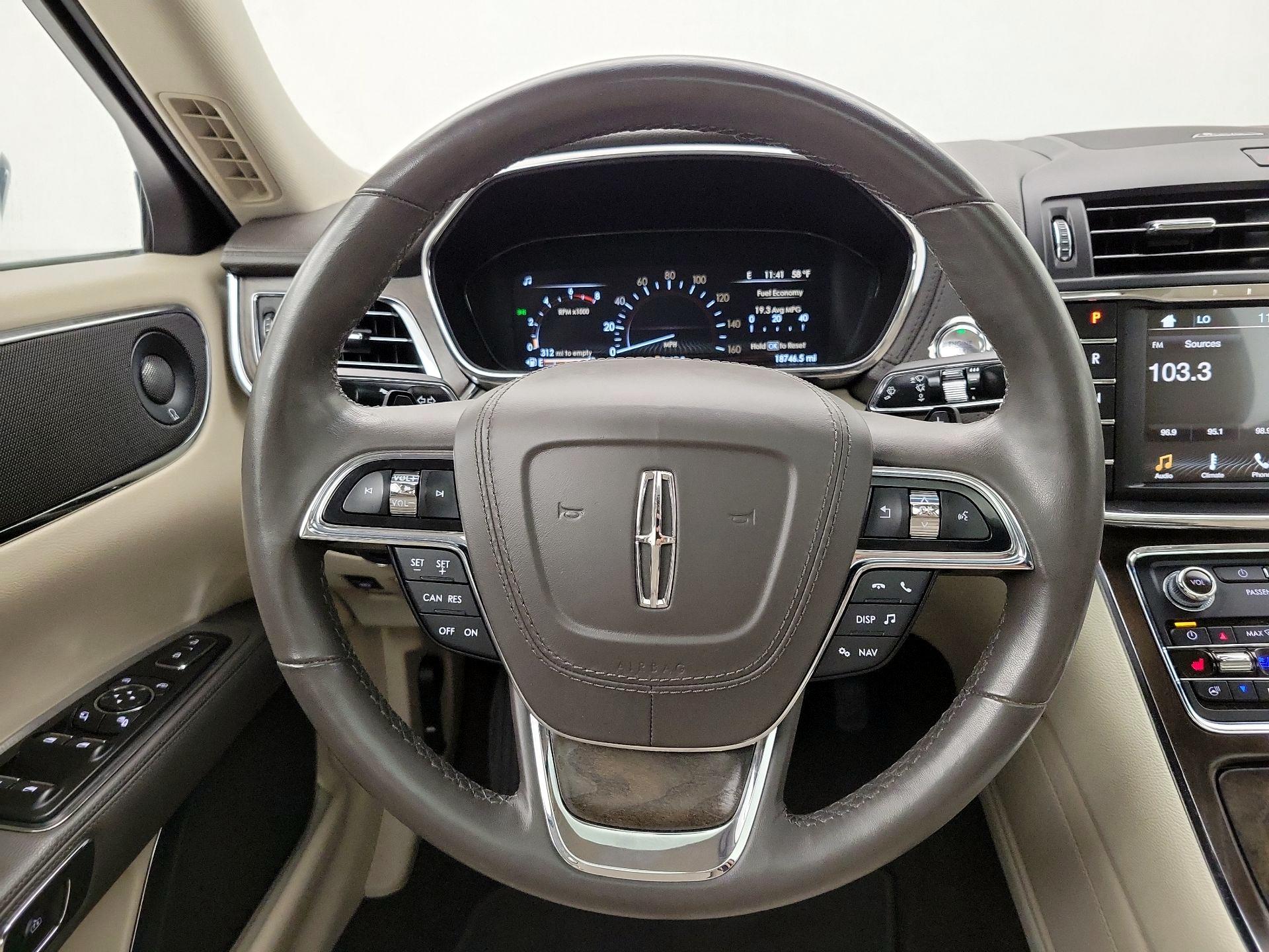 Thumbnail: 2018 Lincoln Continental - 10