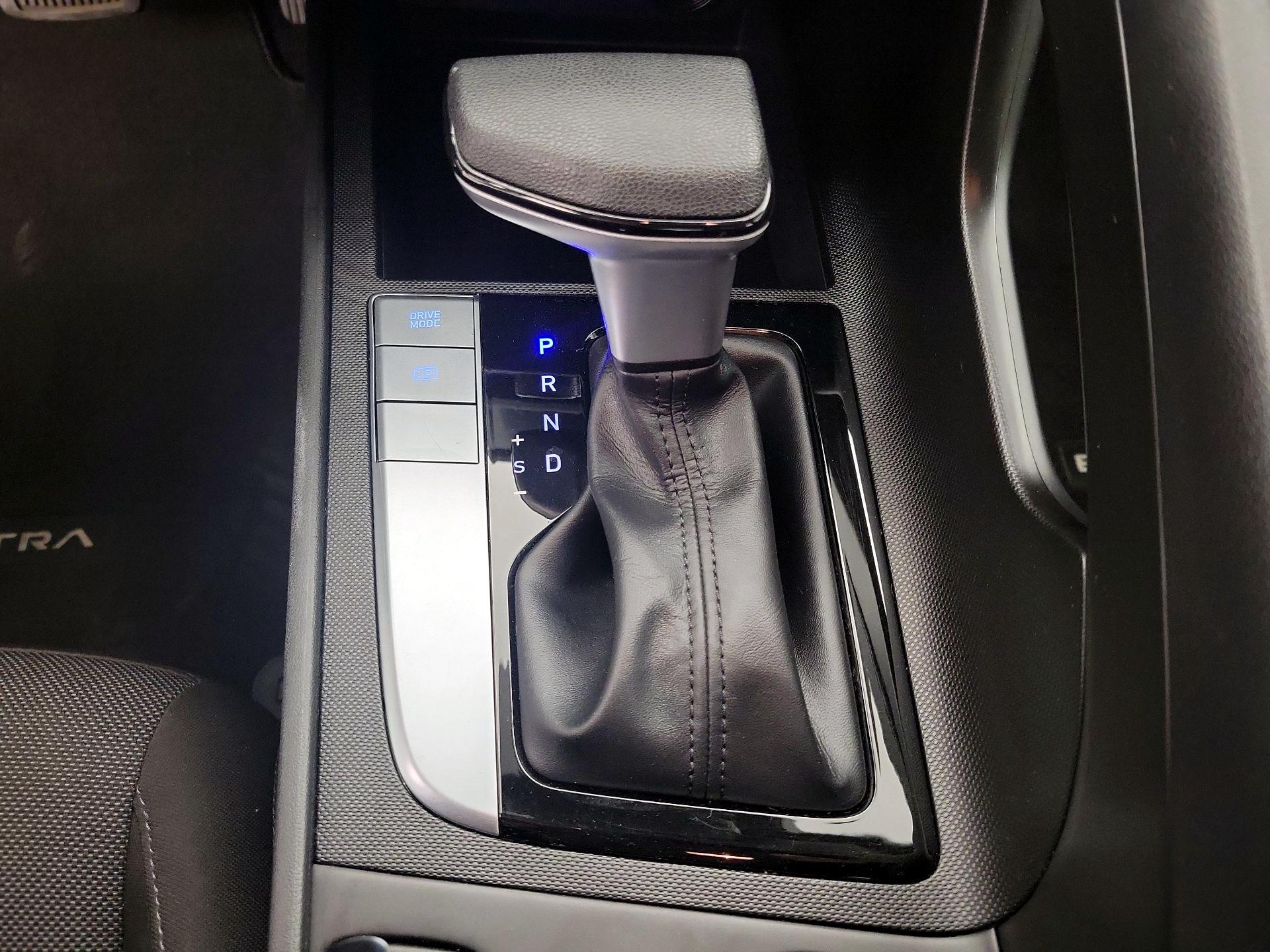 Thumbnail: 2021 Hyundai Elantra - 17