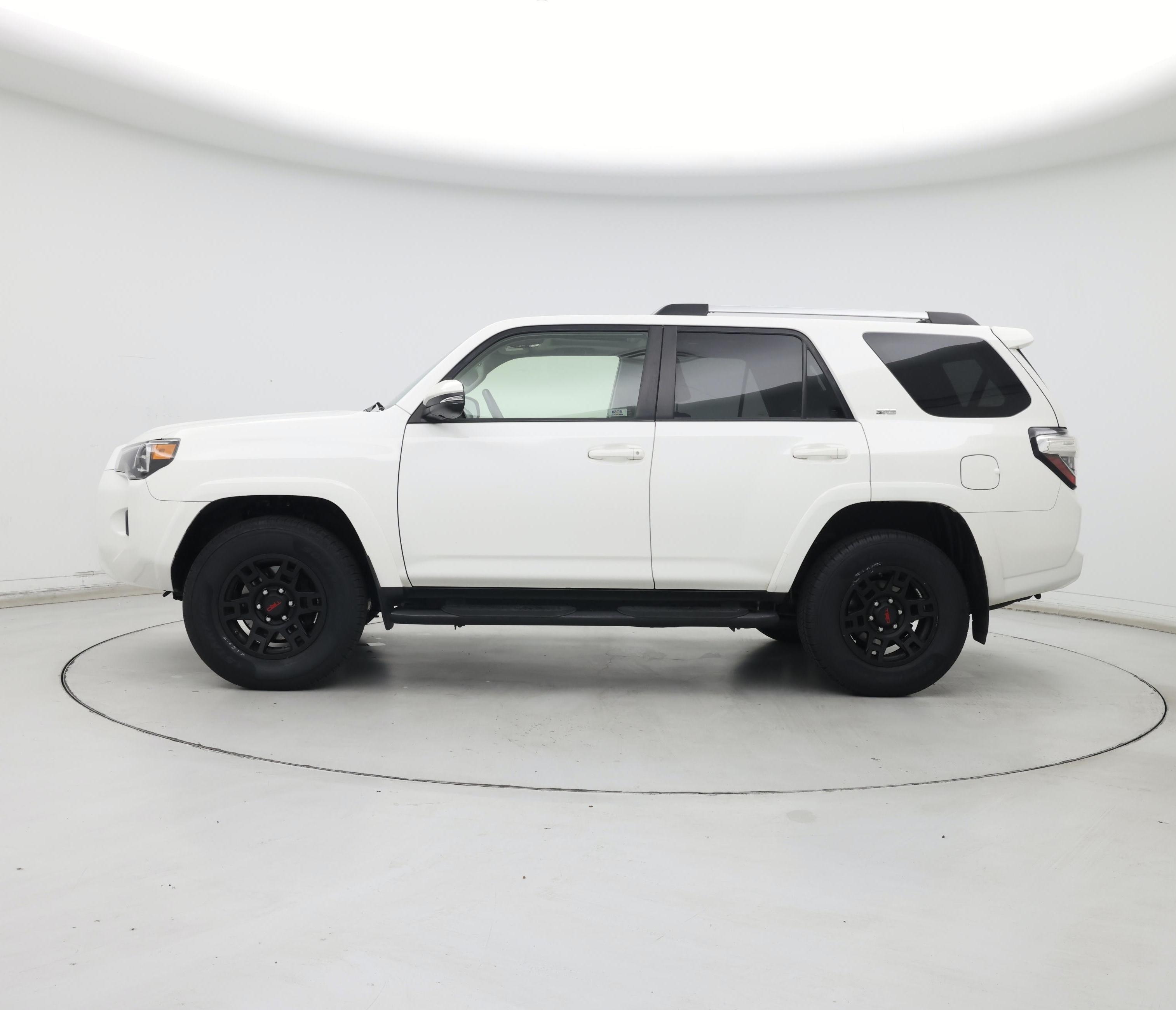 Thumbnail: 2019 Toyota 4Runner - 3
