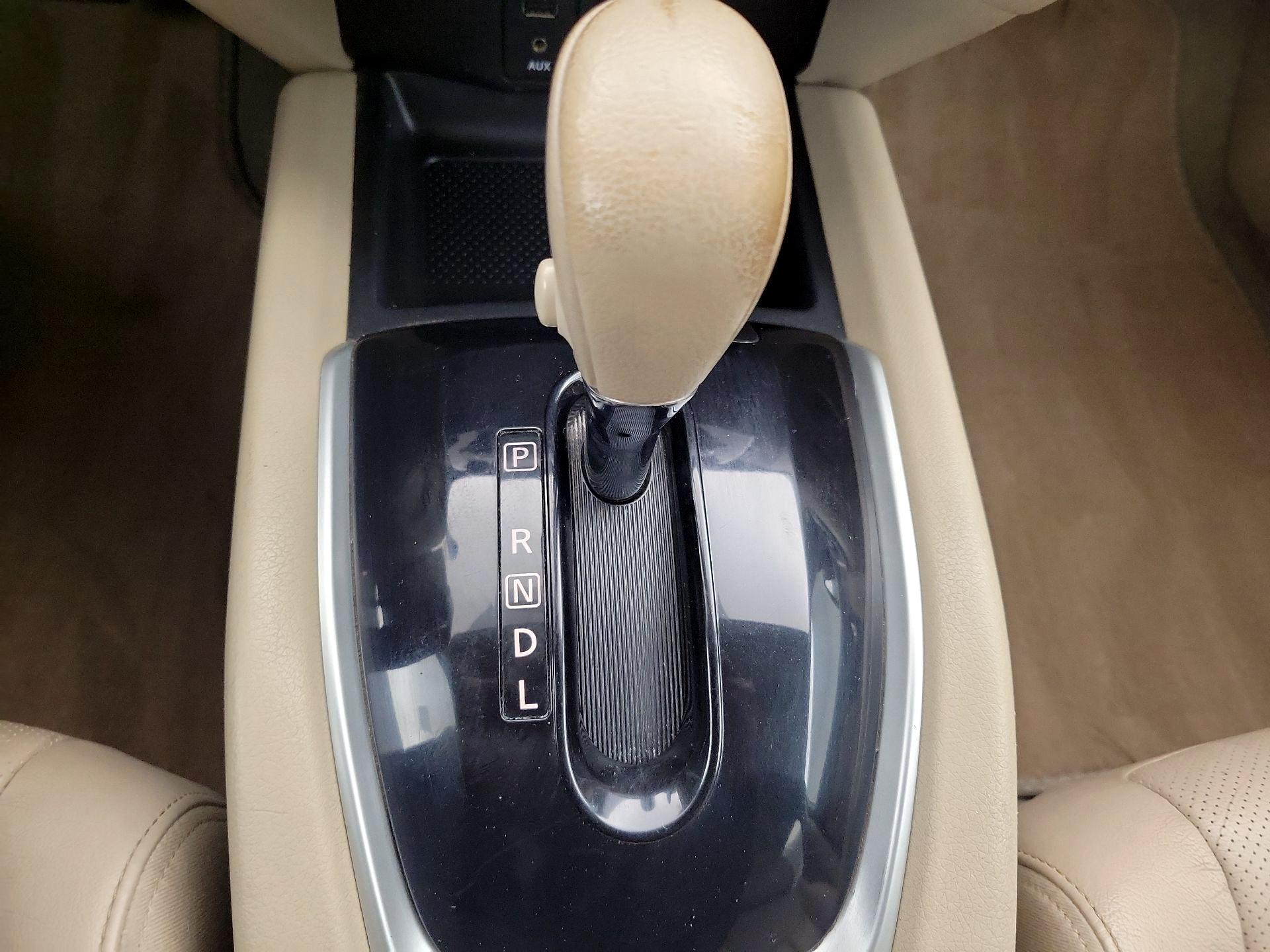 Thumbnail: 2015 Nissan Rogue - 18
