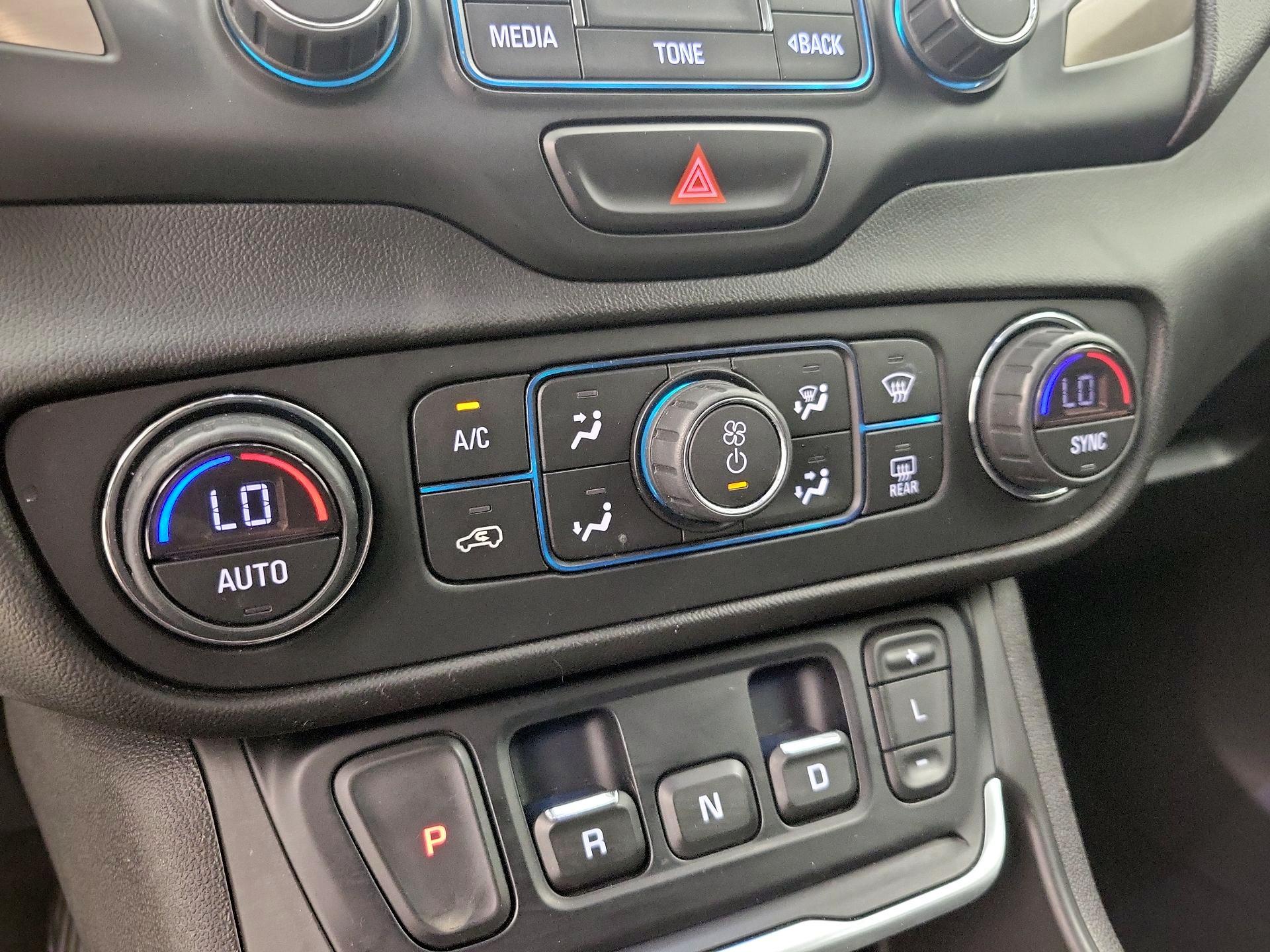 Thumbnail: 2018 GMC Terrain - 17