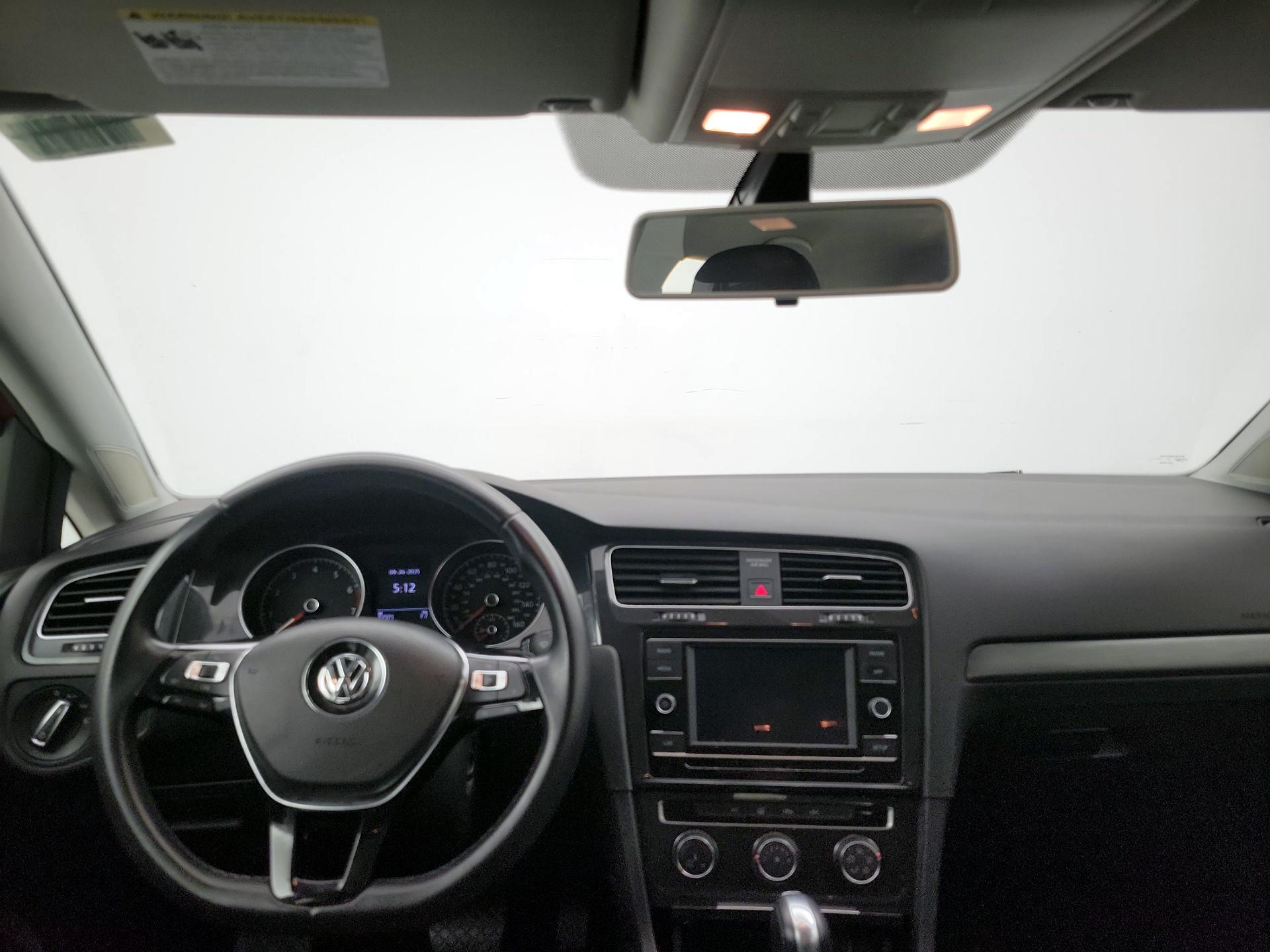Thumbnail: 2018 Volkswagen Golf - 9
