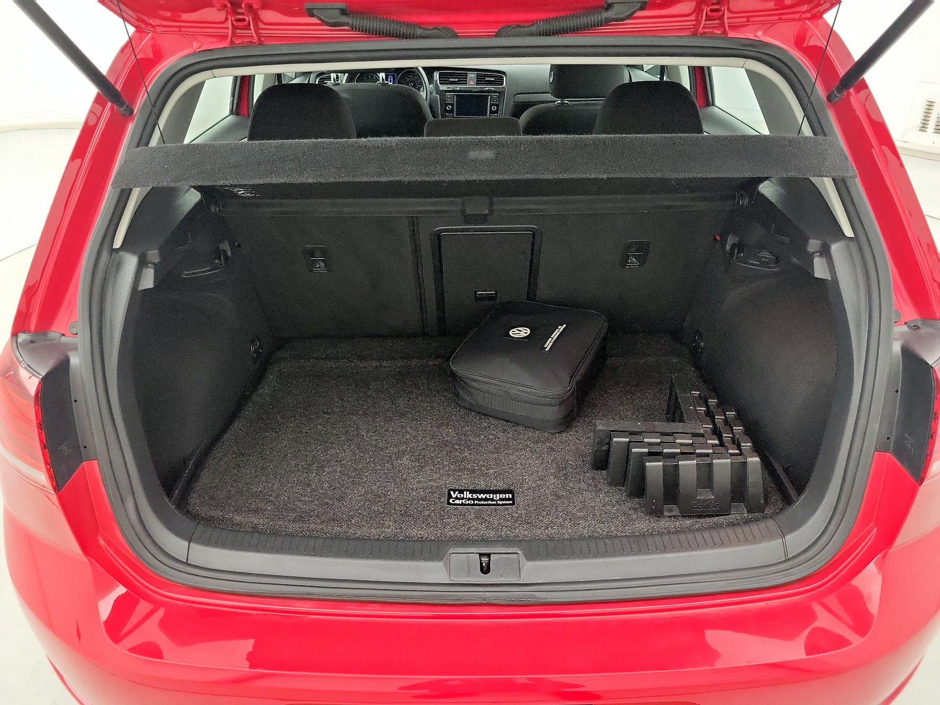 Thumbnail: 2018 Volkswagen Golf - 20