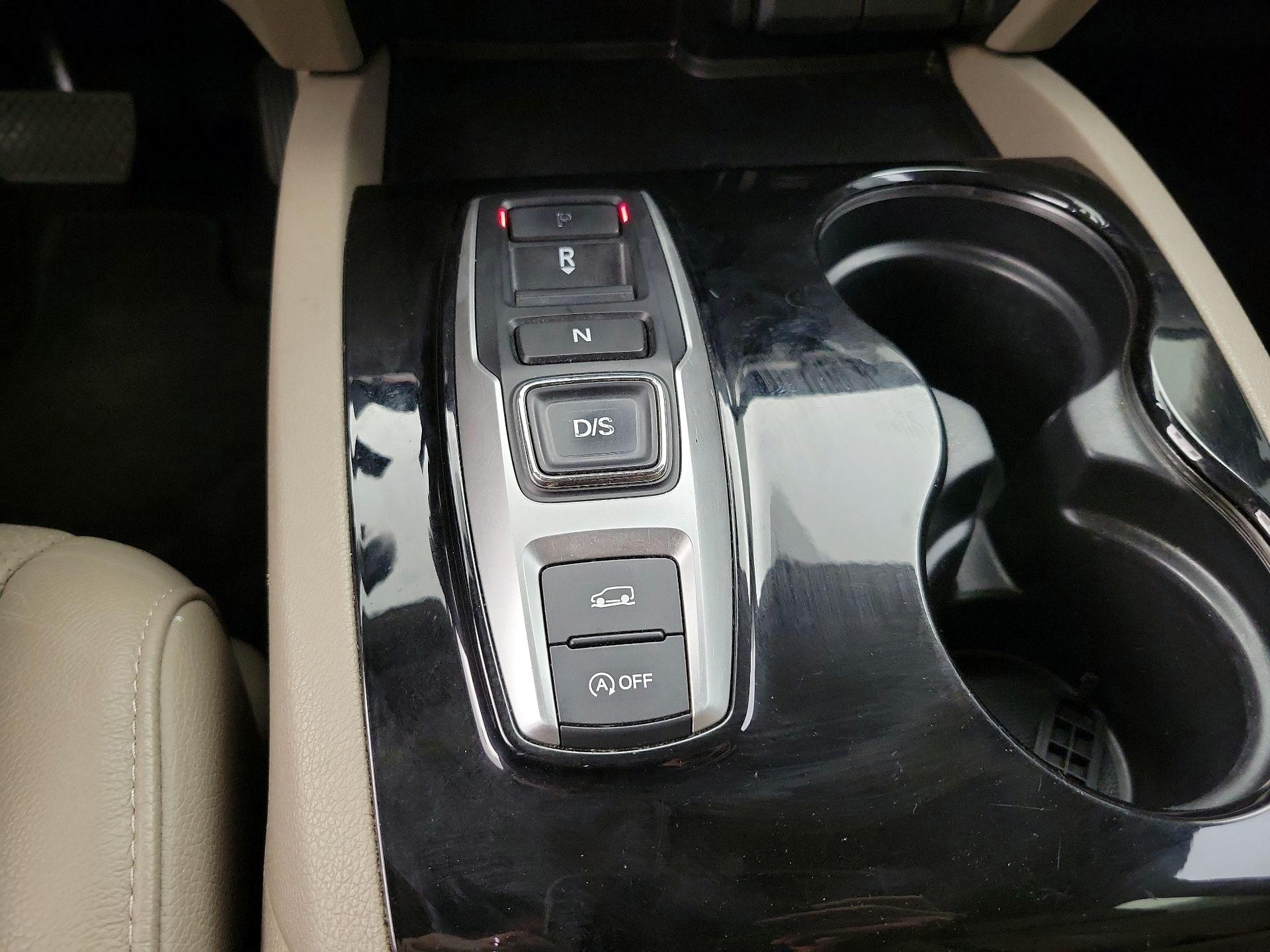 Thumbnail: 2018 Honda Pilot - 17