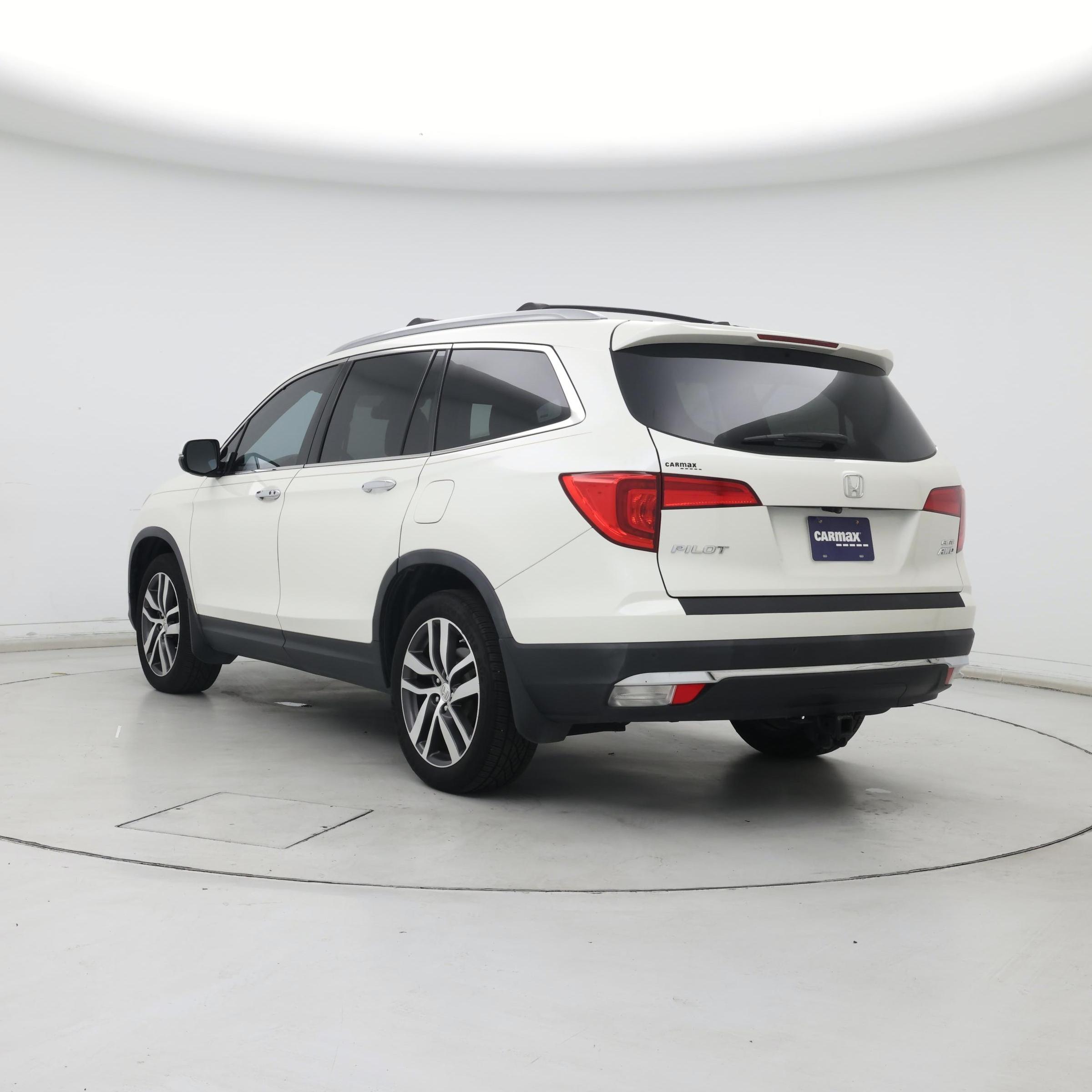 Thumbnail: 2018 Honda Pilot - 2