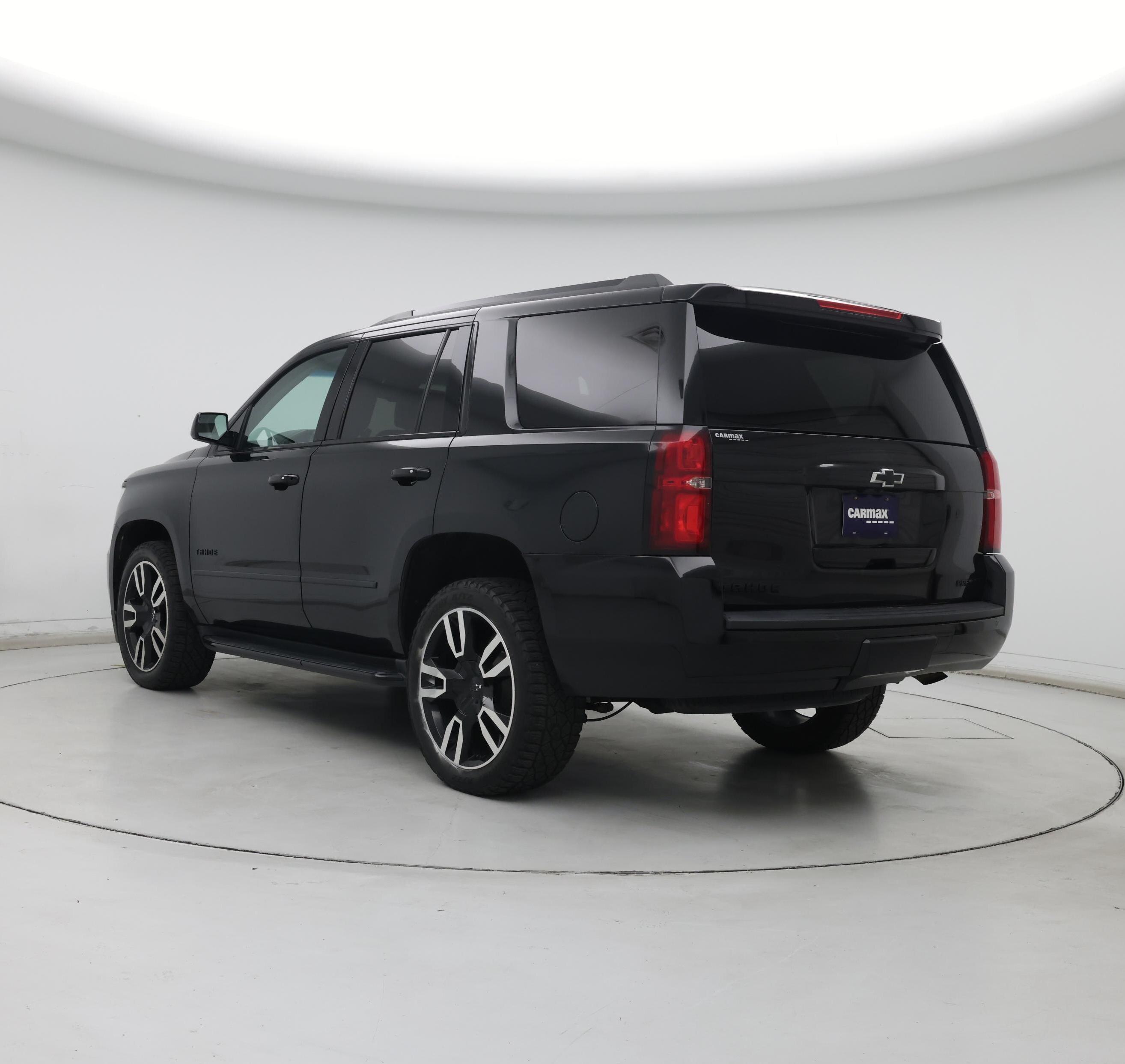 Thumbnail: 2019 Chevrolet Tahoe - 2