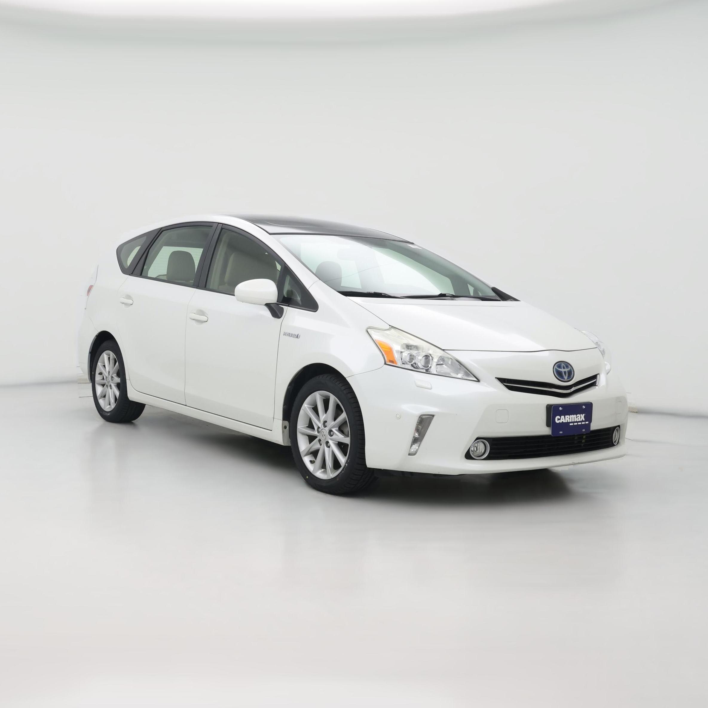 Thumbnail: 2014 Toyota Prius v - 1