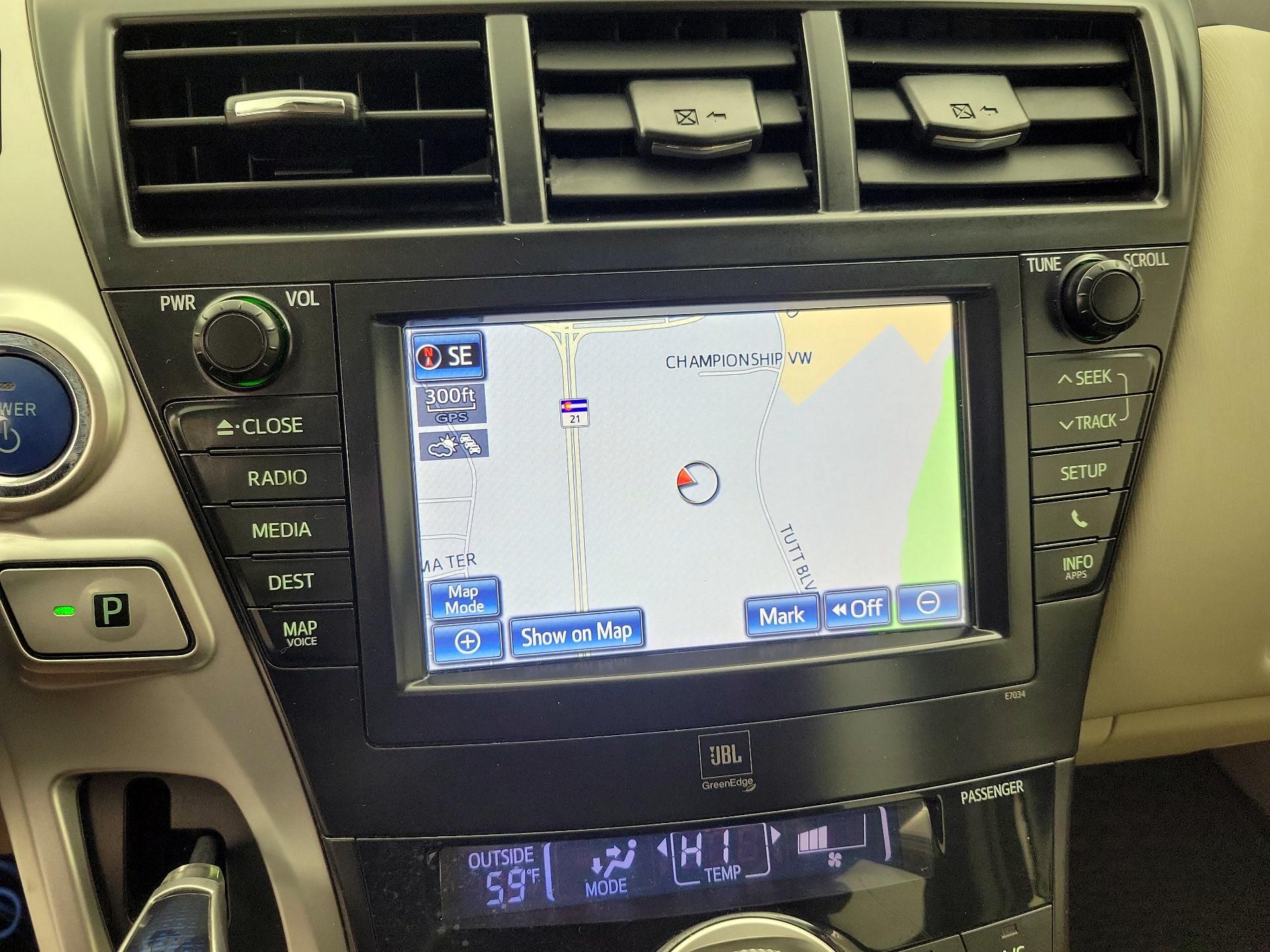 Thumbnail: 2014 Toyota Prius v - 14