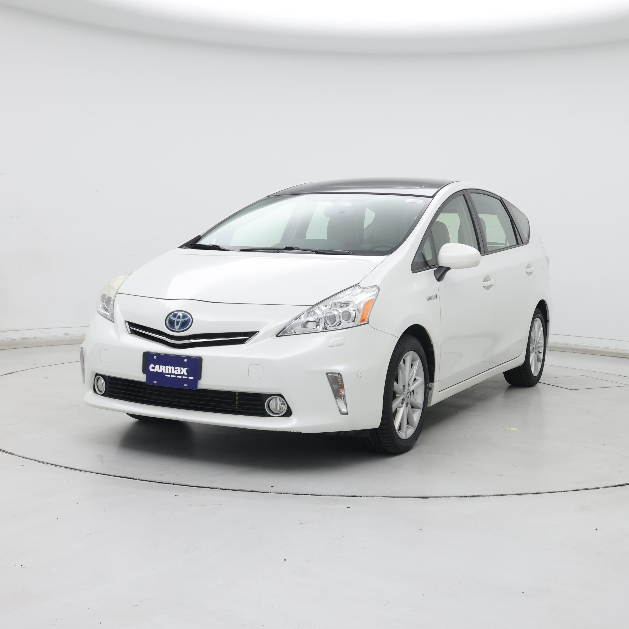 Thumbnail: 2014 Toyota Prius v - 4