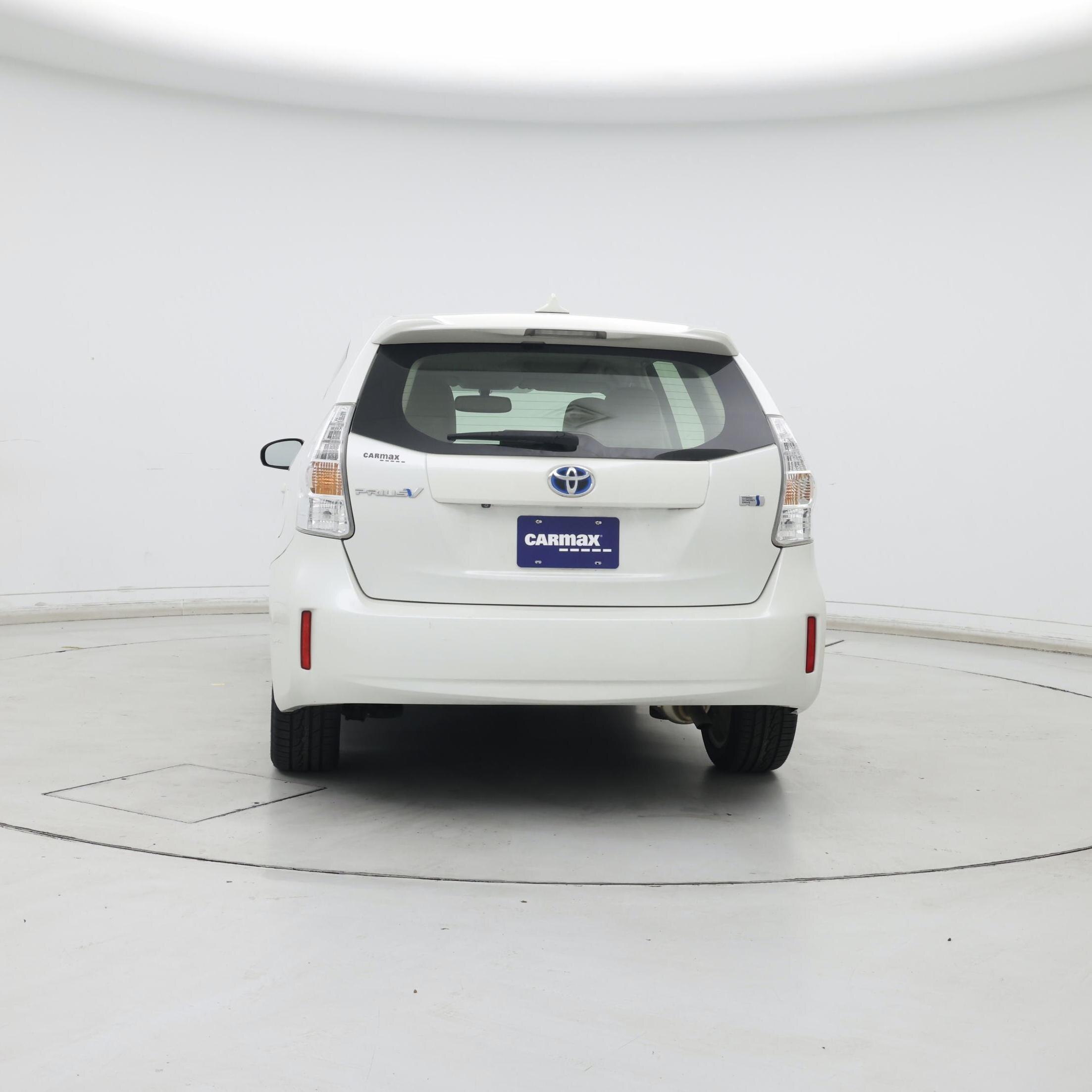 Thumbnail: 2014 Toyota Prius v - 6