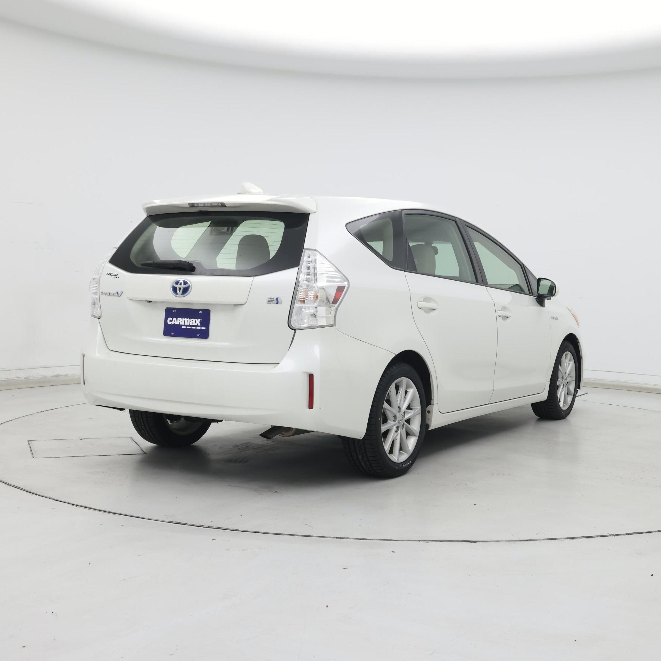 Thumbnail: 2014 Toyota Prius v - 8