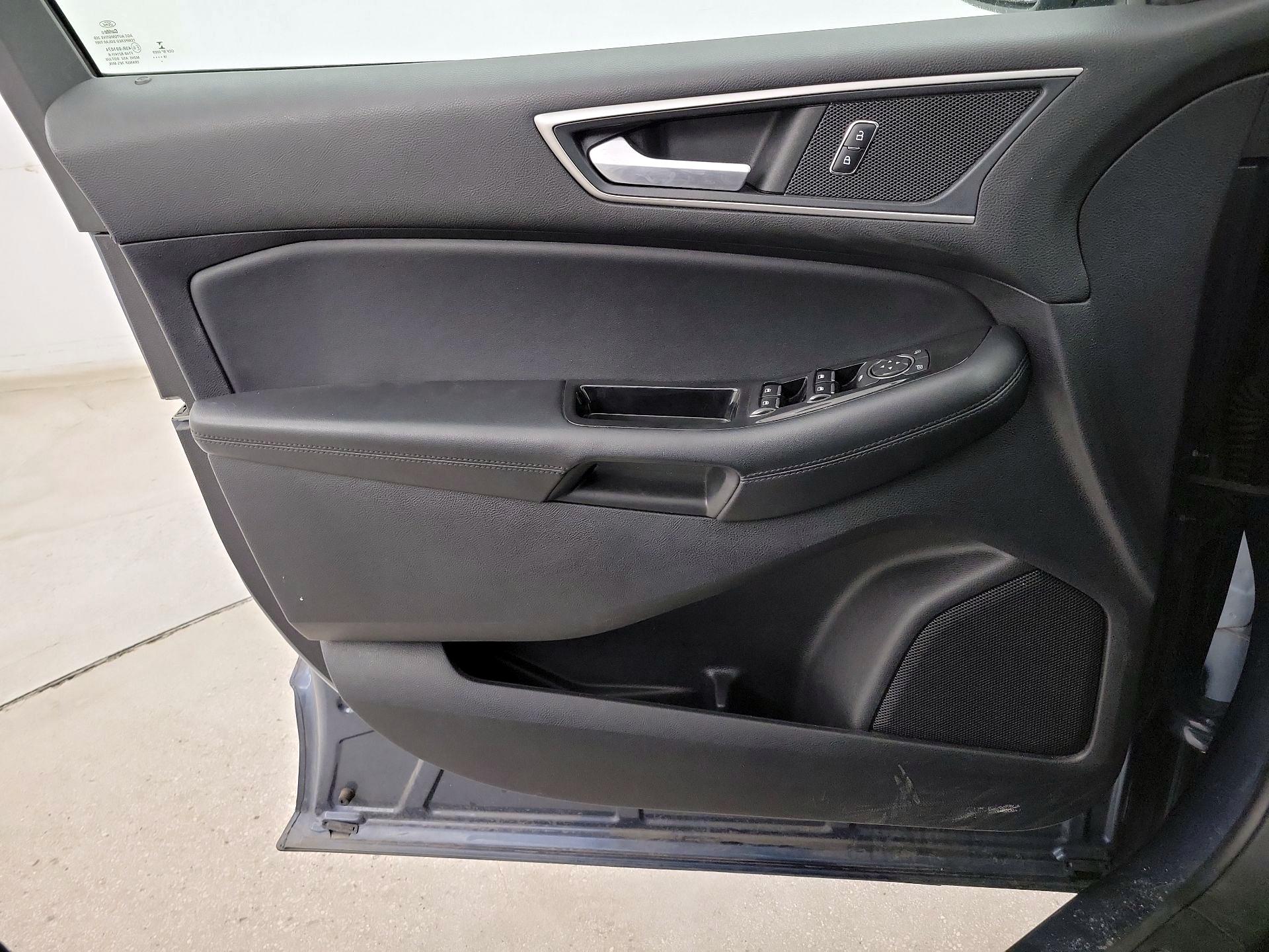 Thumbnail: 2019 Ford Edge - 12