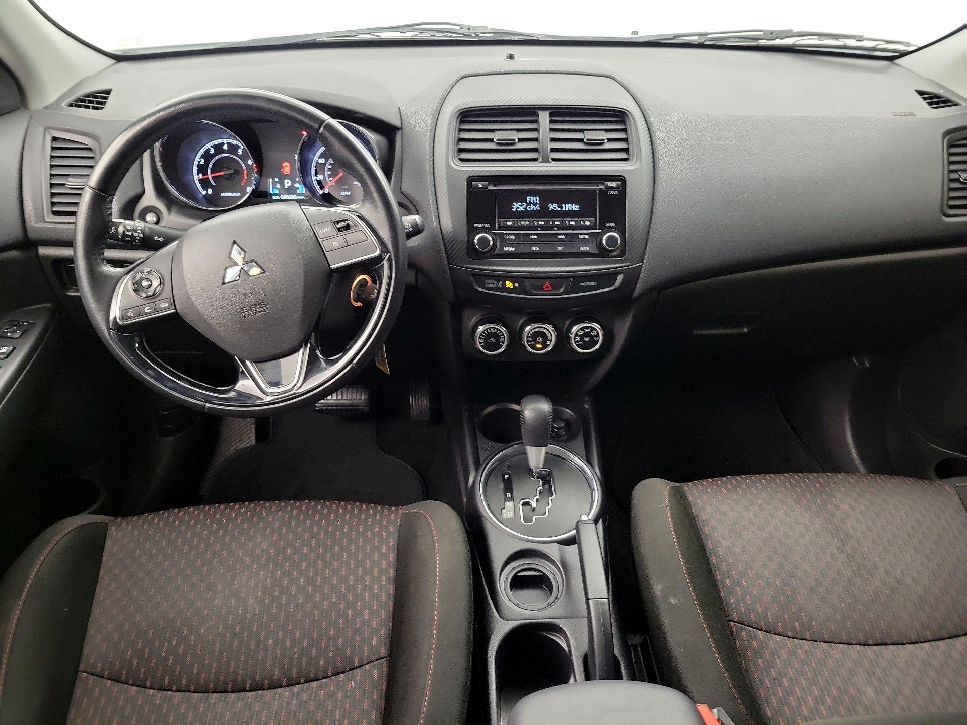 Thumbnail: 2017 Mitsubishi Outlander Sport - 9