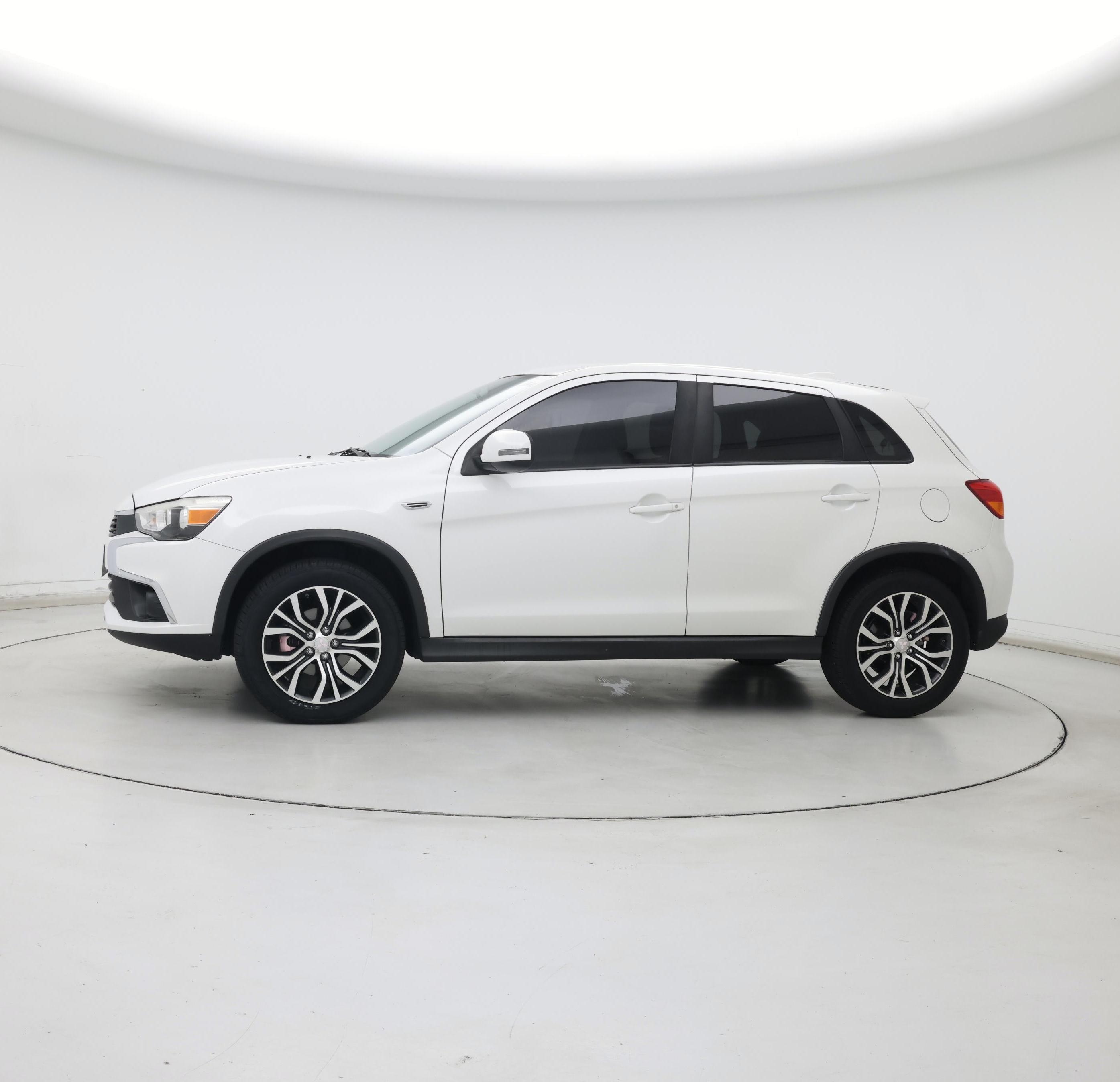 Thumbnail: 2017 Mitsubishi Outlander Sport - 3