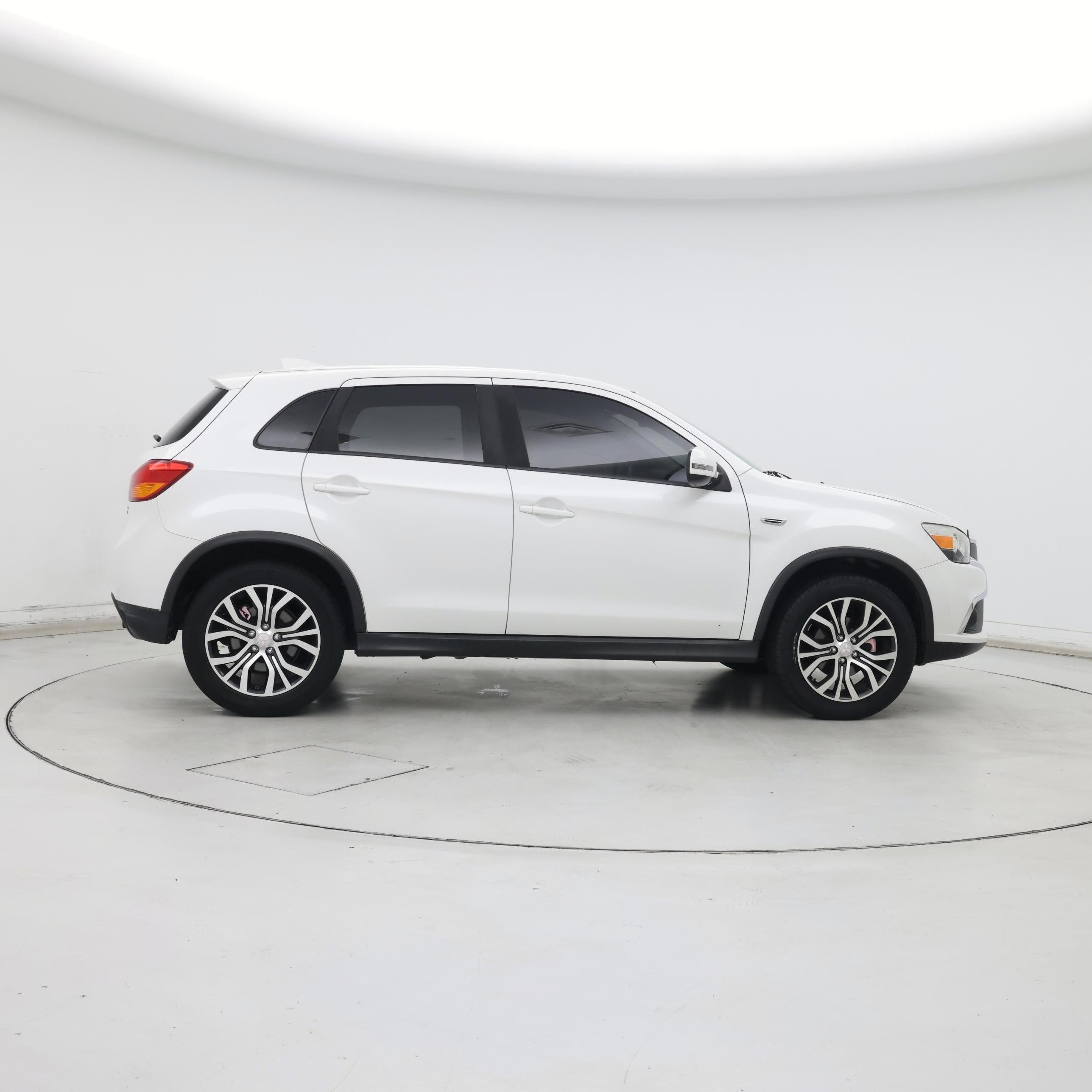 Thumbnail: 2017 Mitsubishi Outlander Sport - 7