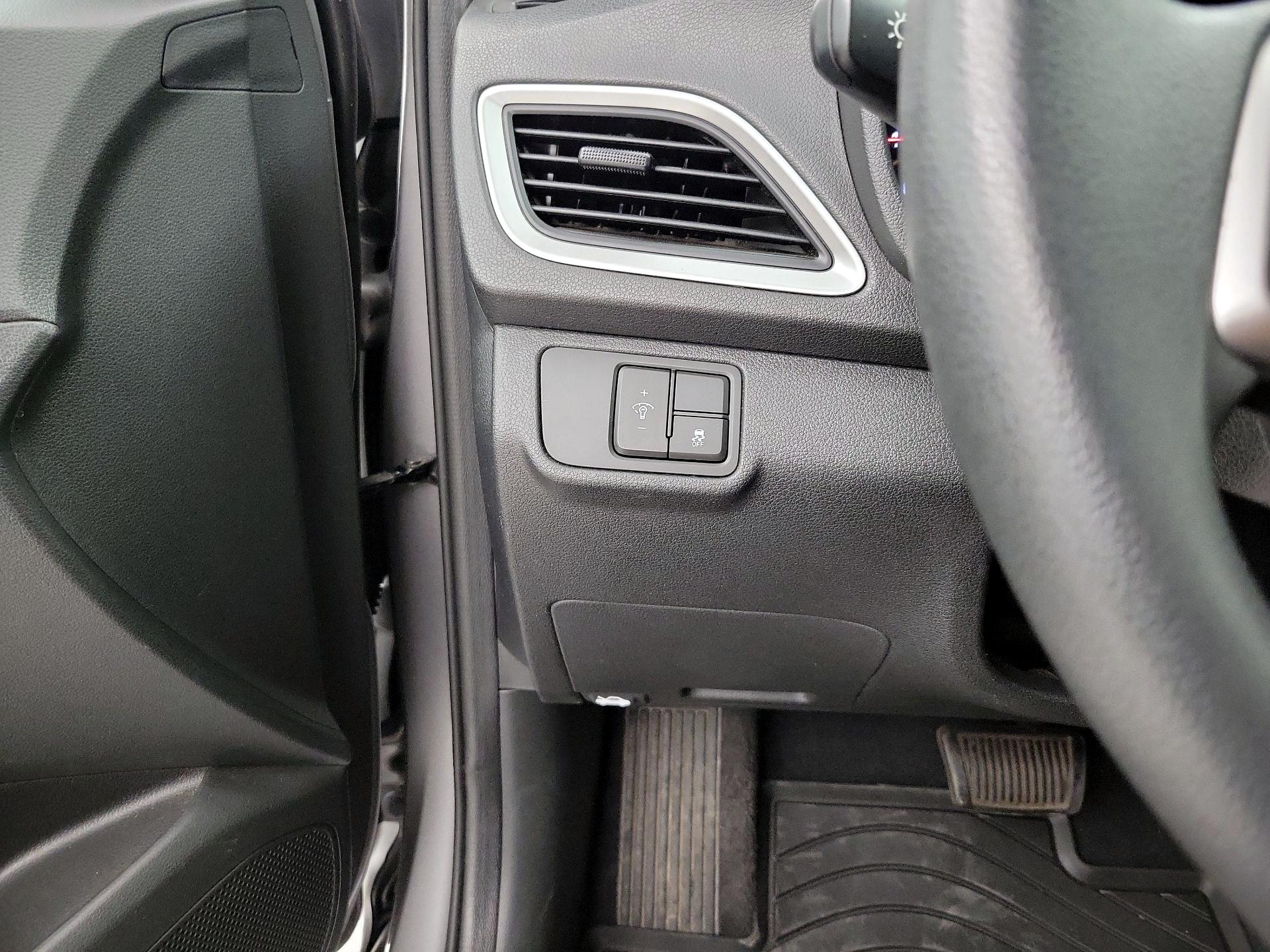 Thumbnail: 2021 Hyundai Accent - 13