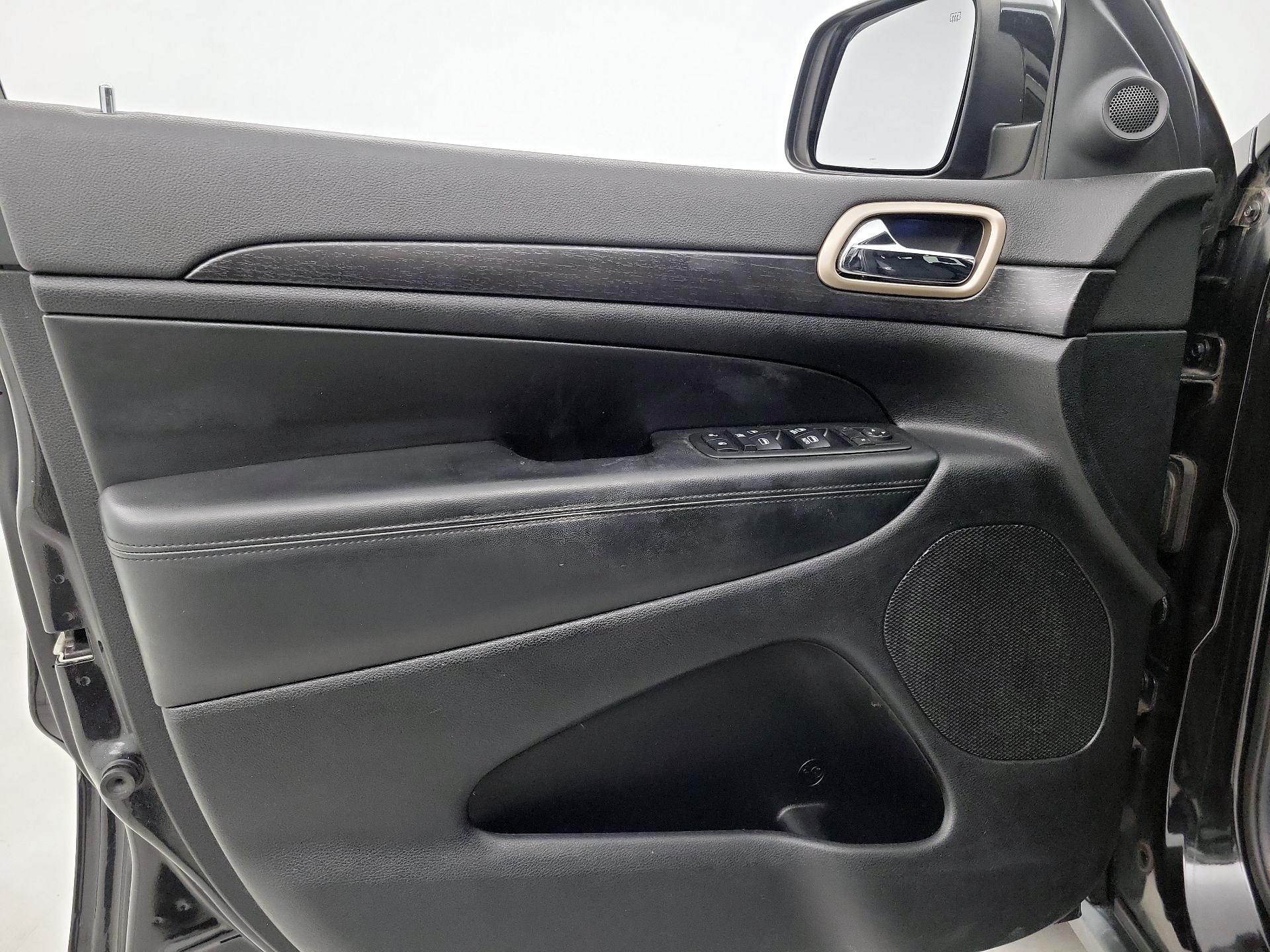 Thumbnail: 2014 Jeep Grand Cherokee - 12