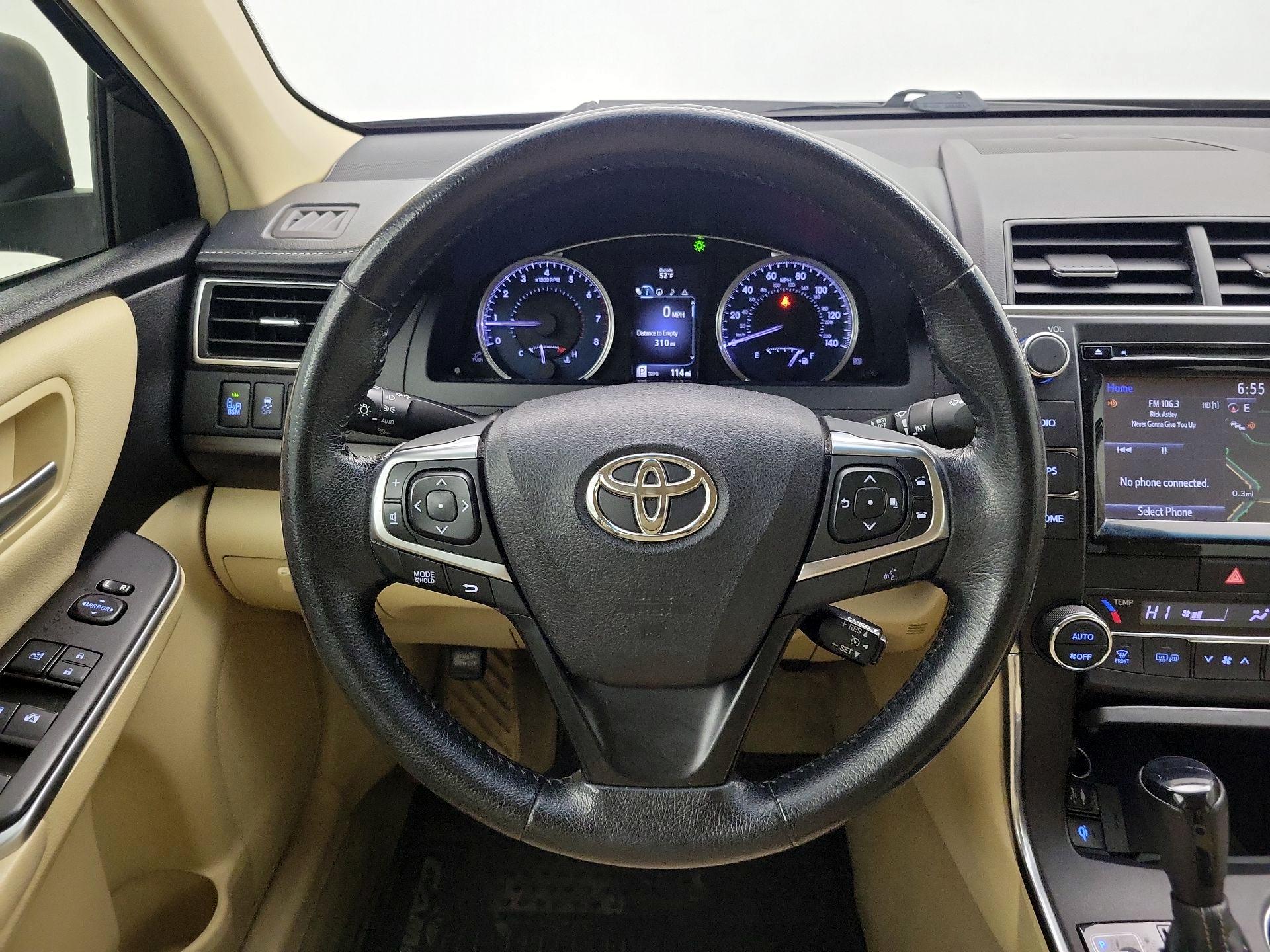 Thumbnail: 2015 Toyota Camry - 10