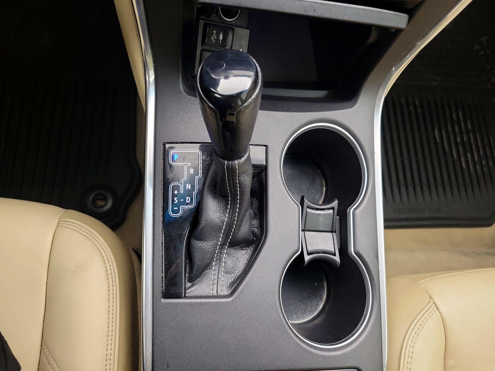 Thumbnail: 2015 Toyota Camry - 18