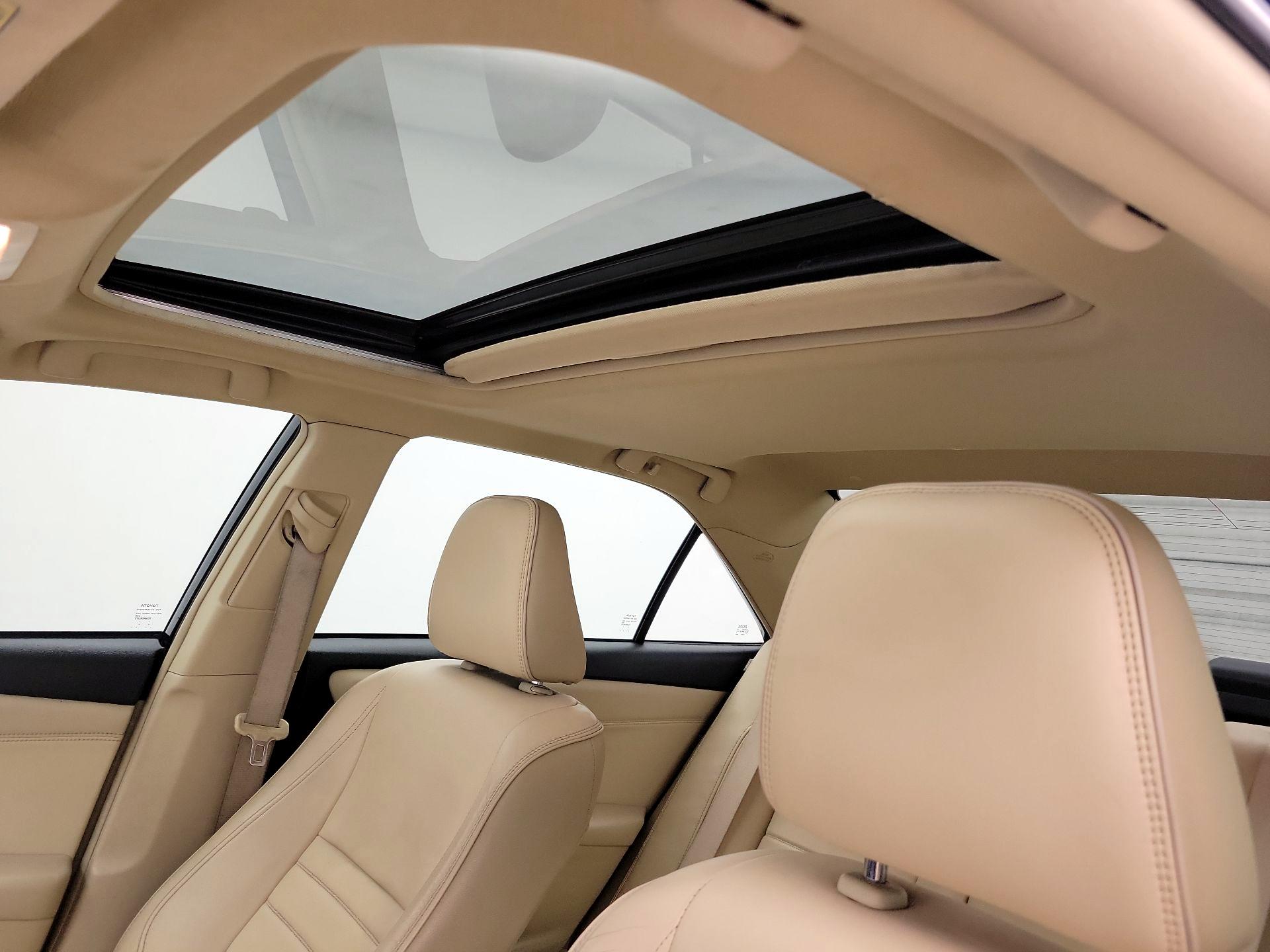 Thumbnail: 2015 Toyota Camry - 20