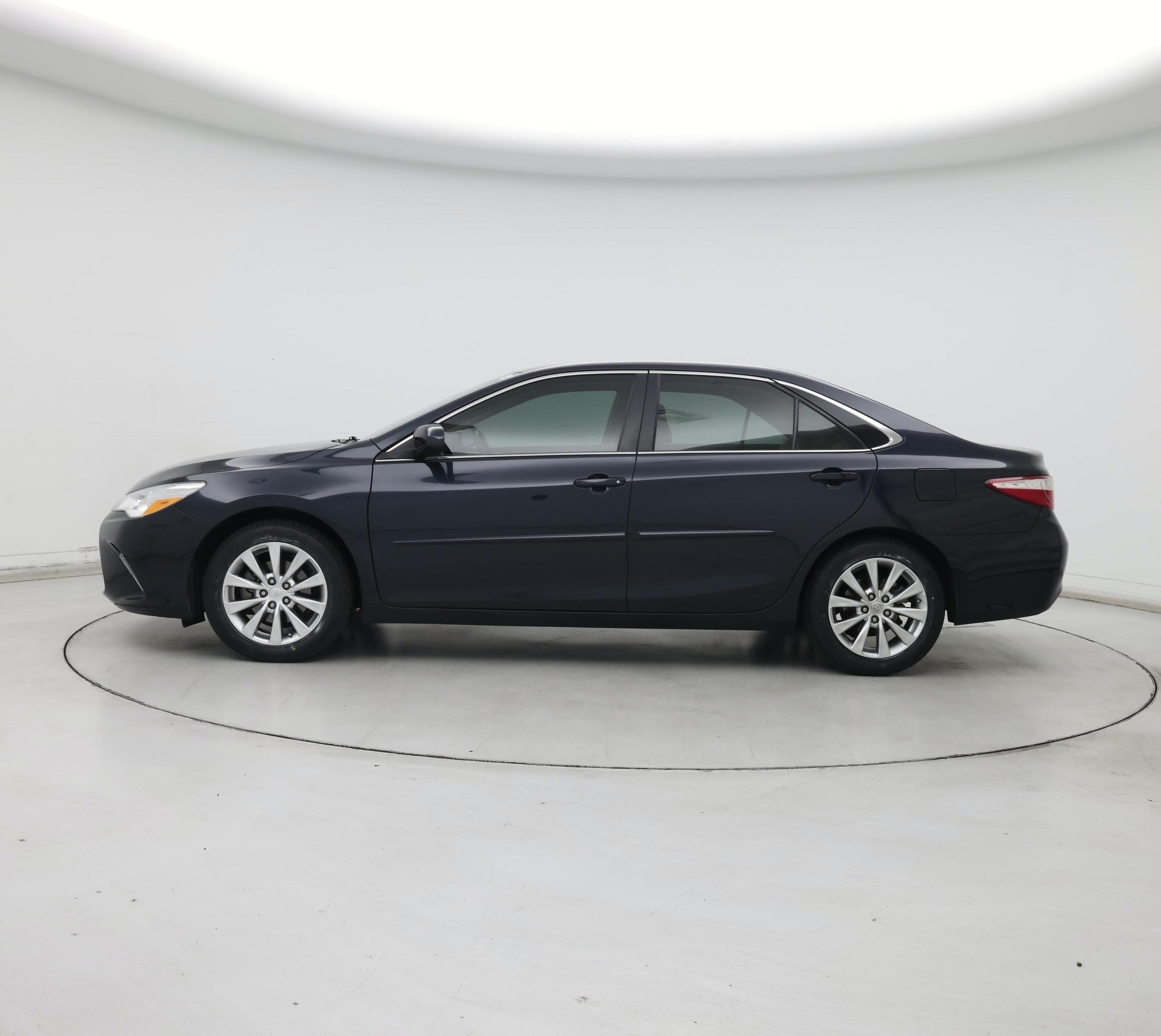 Thumbnail: 2015 Toyota Camry - 3
