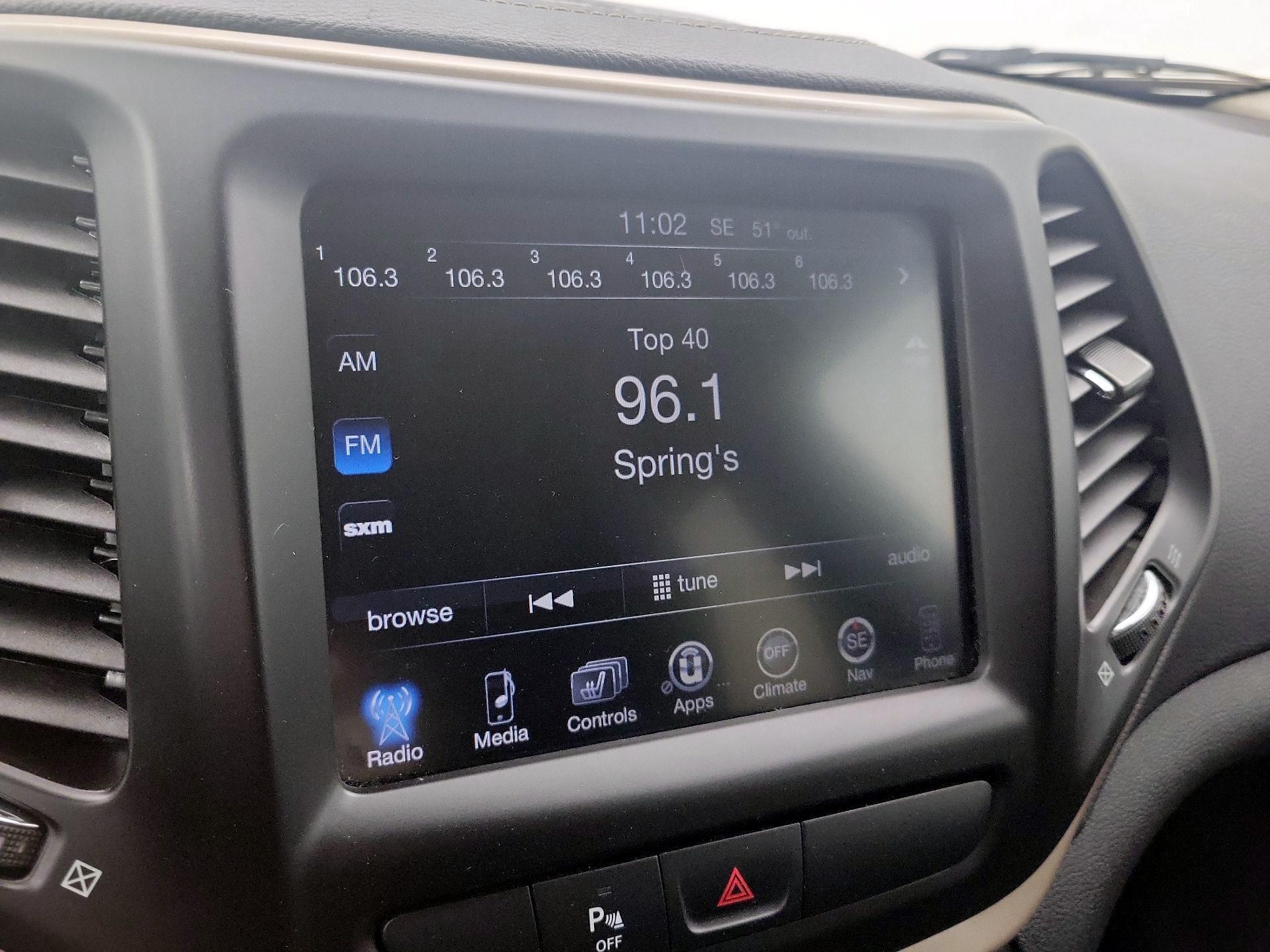 Thumbnail: 2017 Jeep Cherokee - 16