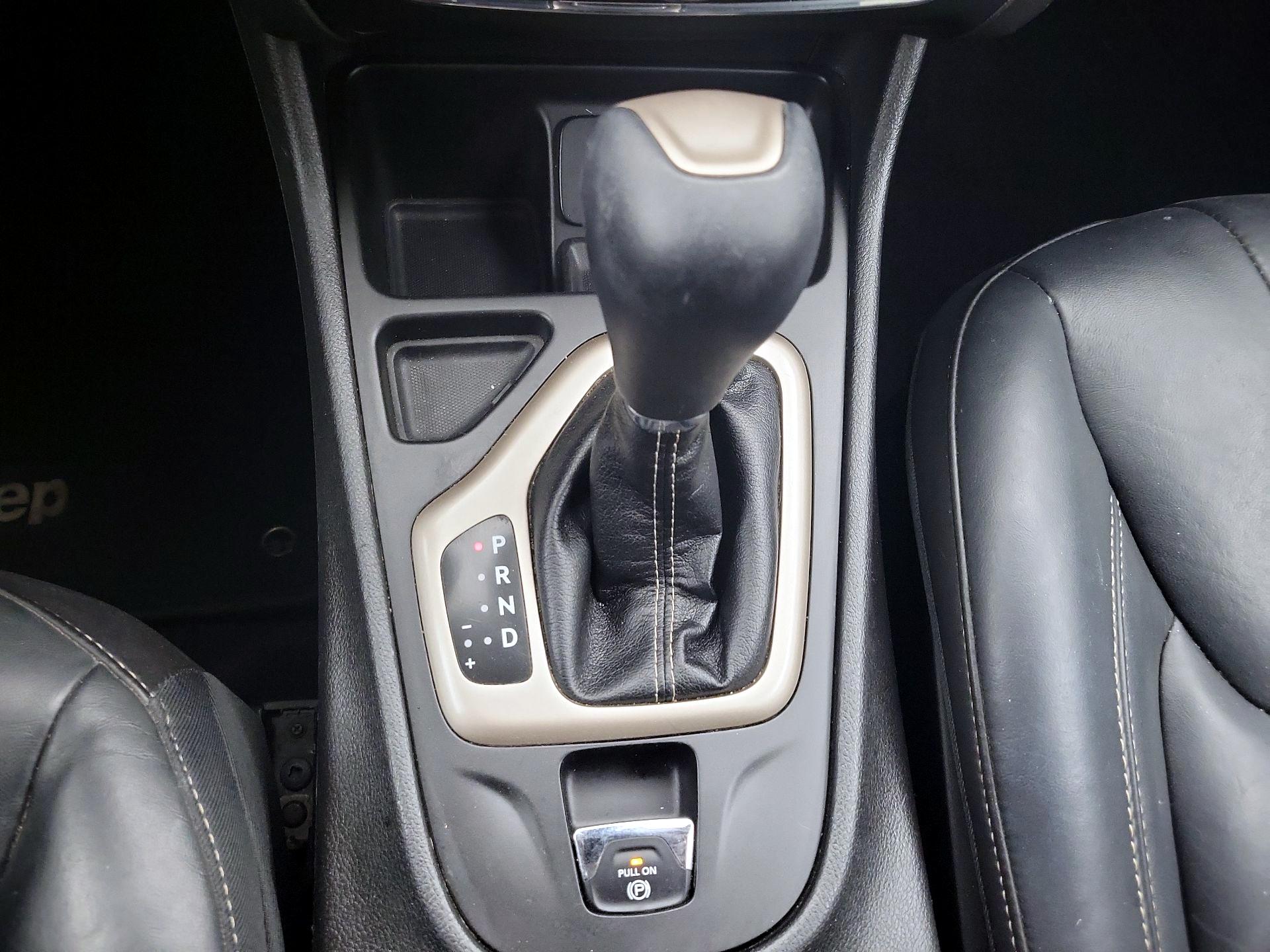 Thumbnail: 2017 Jeep Cherokee - 18