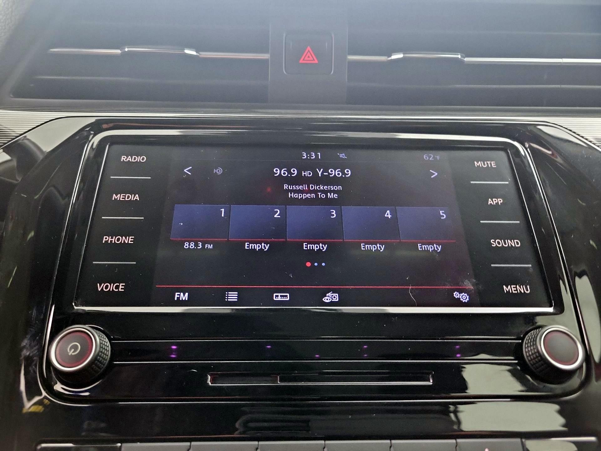 Thumbnail: 2020 Volkswagen Passat - 15