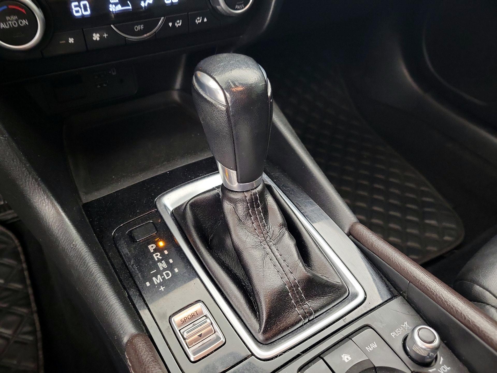 Thumbnail: 2018 Mazda Mazda3 - 17