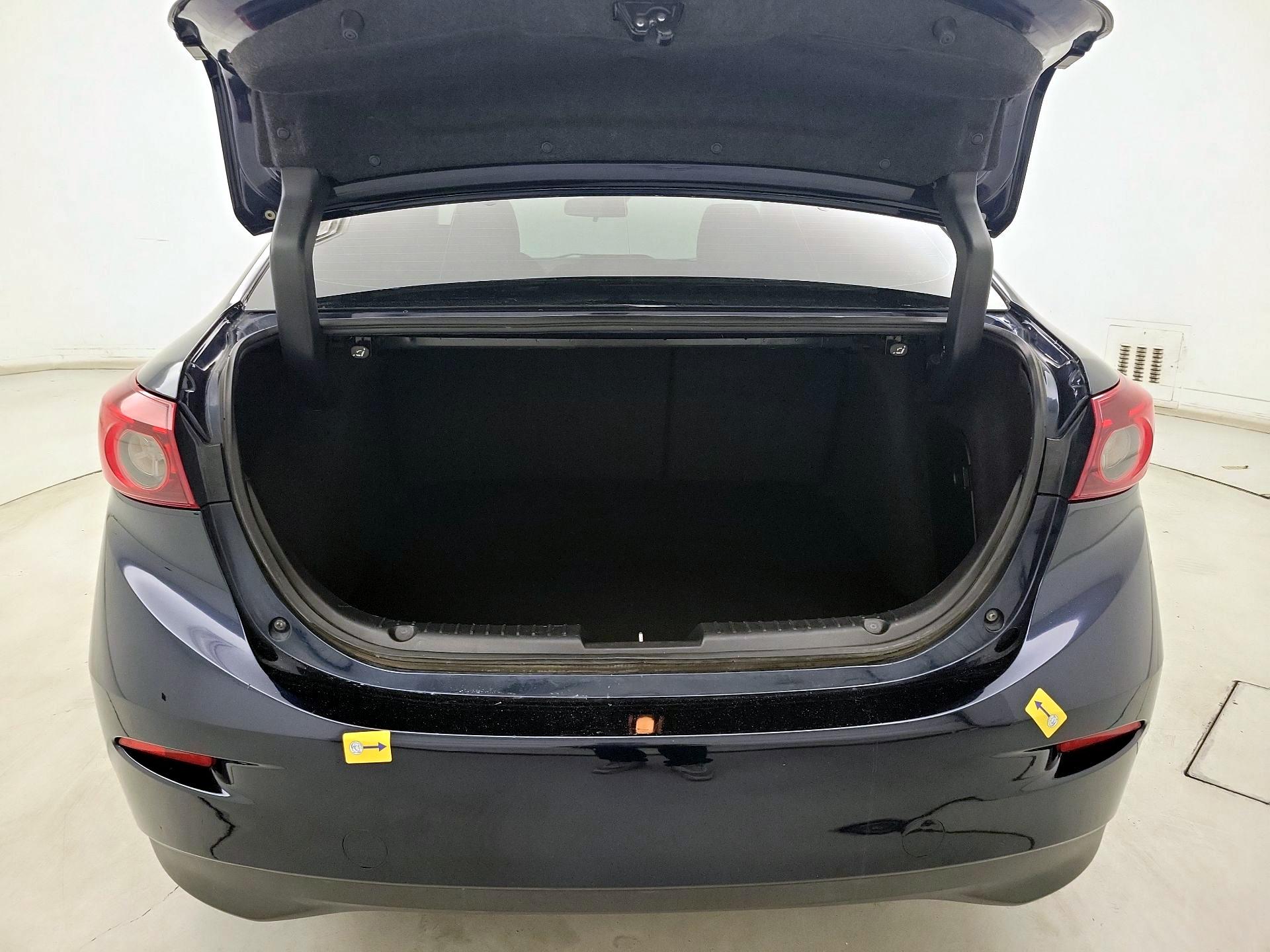 Thumbnail: 2018 Mazda Mazda3 - 20