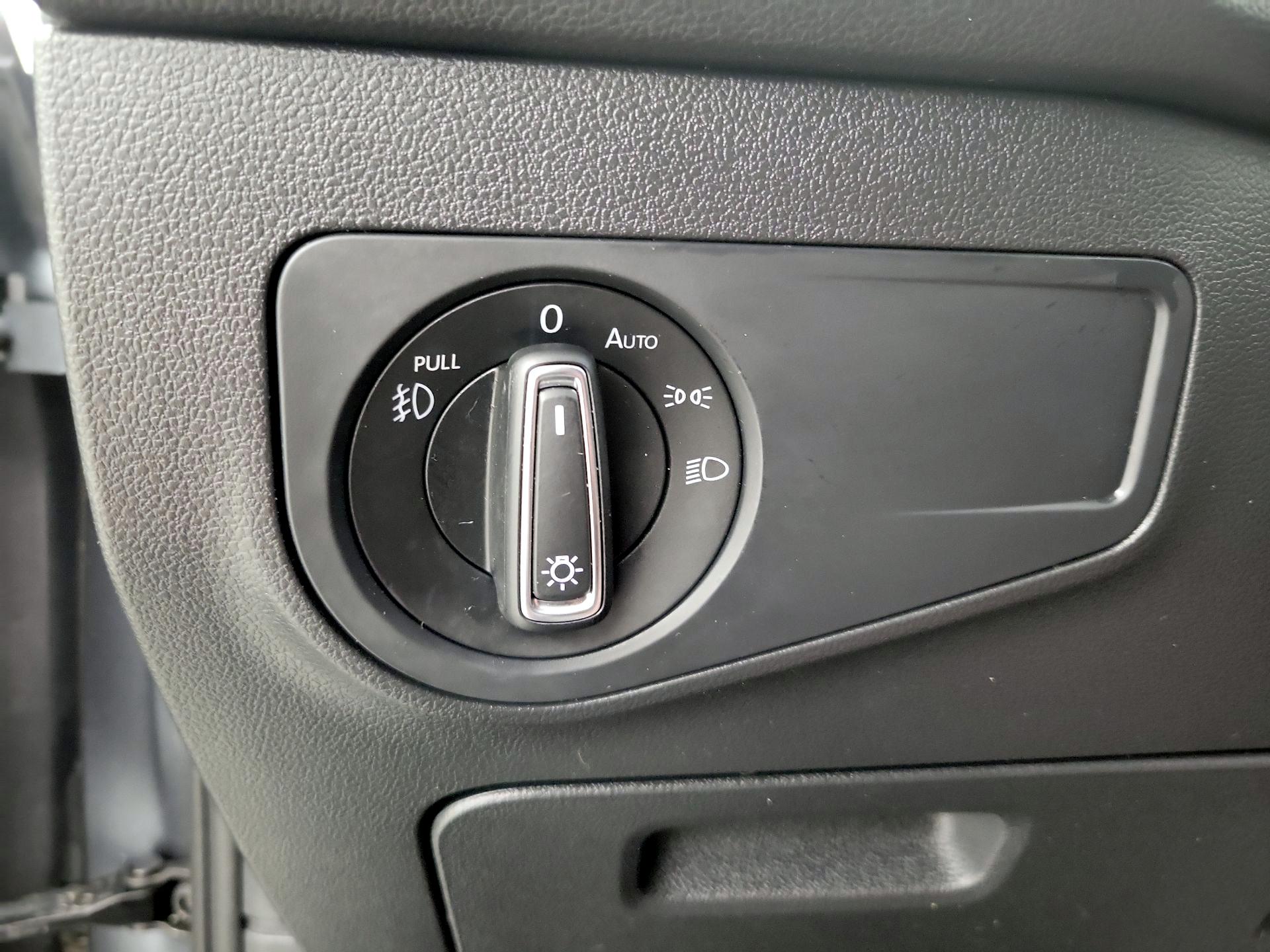 Thumbnail: 2019 Volkswagen Tiguan - 13