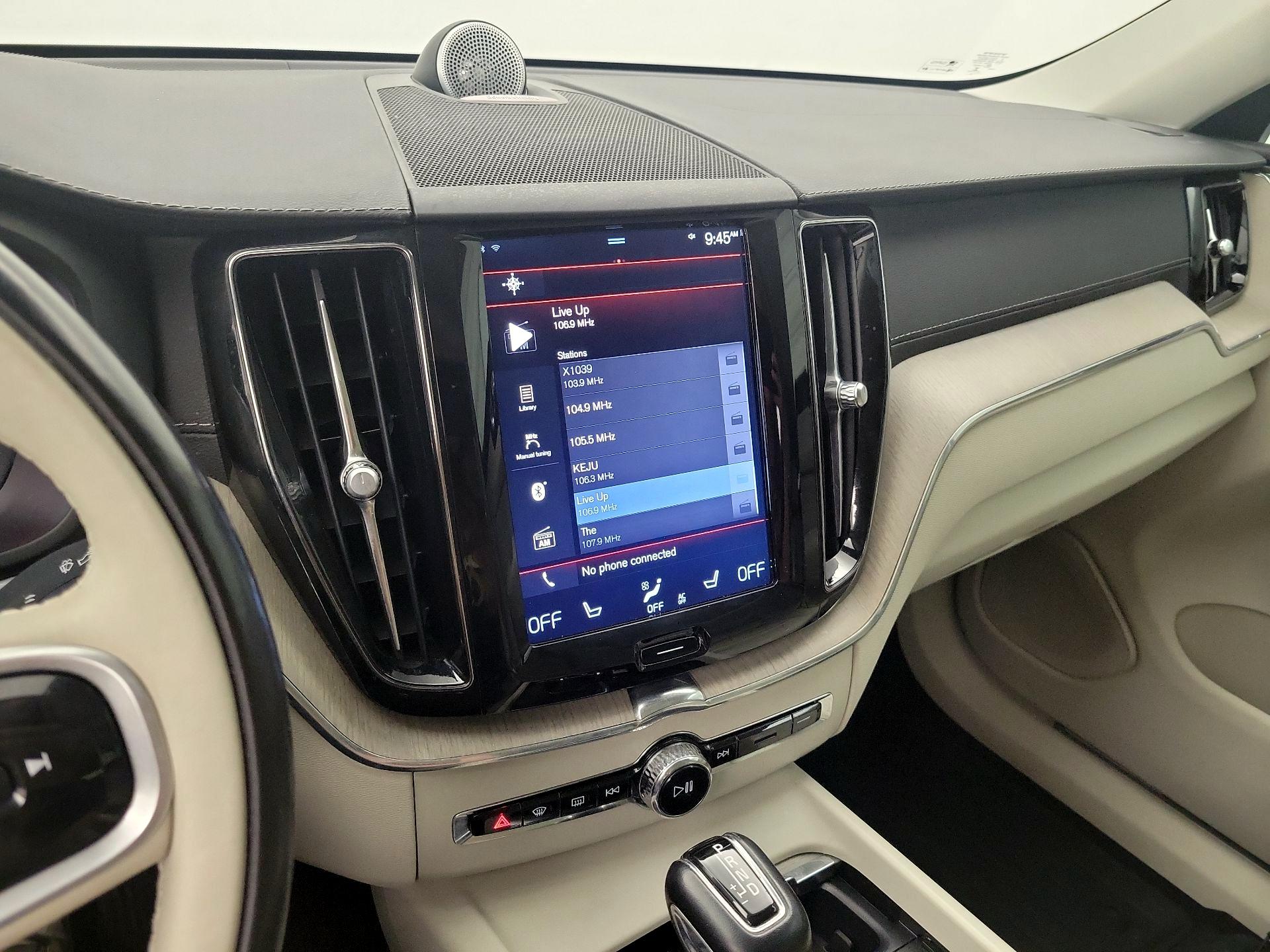 Thumbnail: 2018 Volvo XC60 - 16